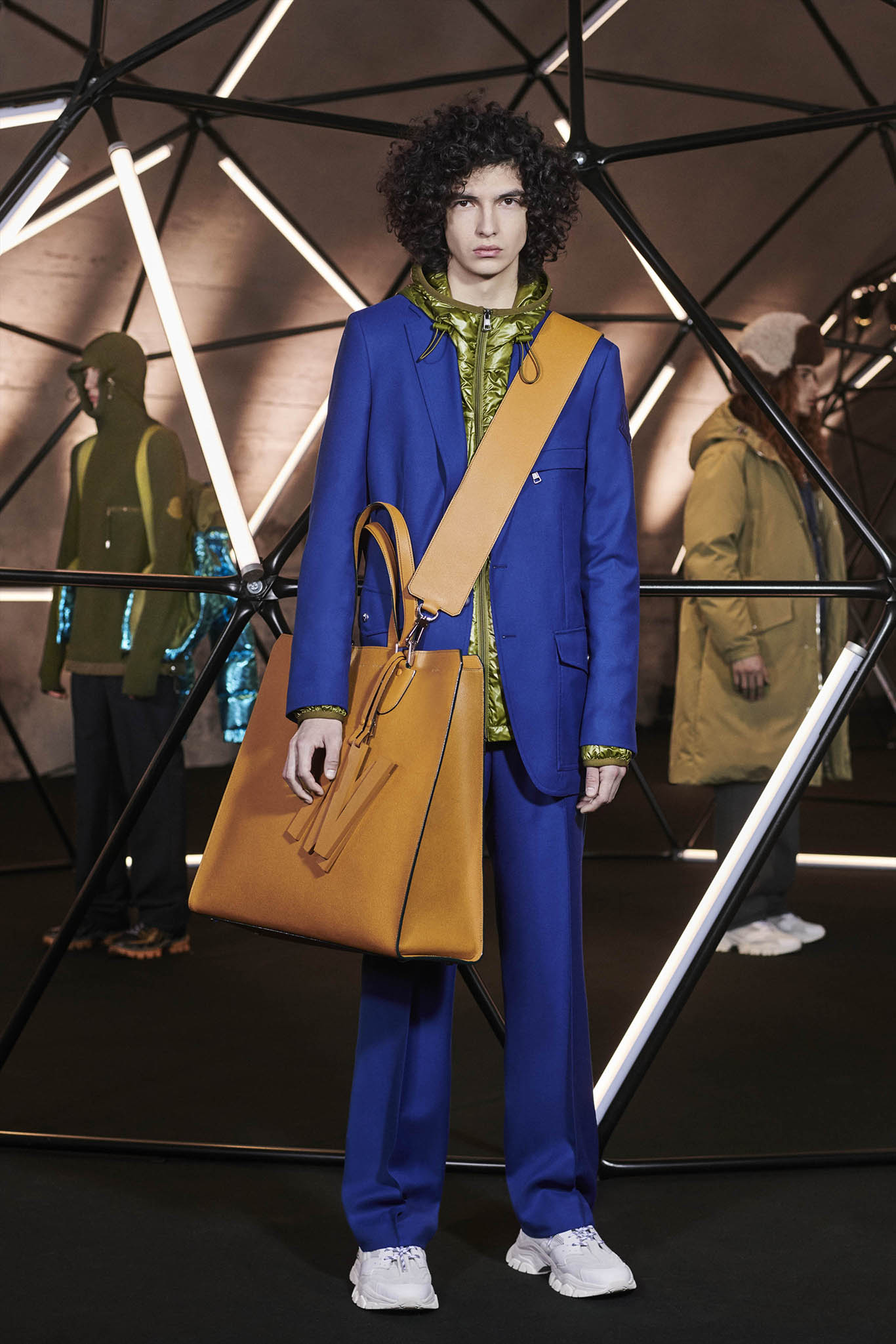 1551237066152-MONCLER_2_1952_M_14