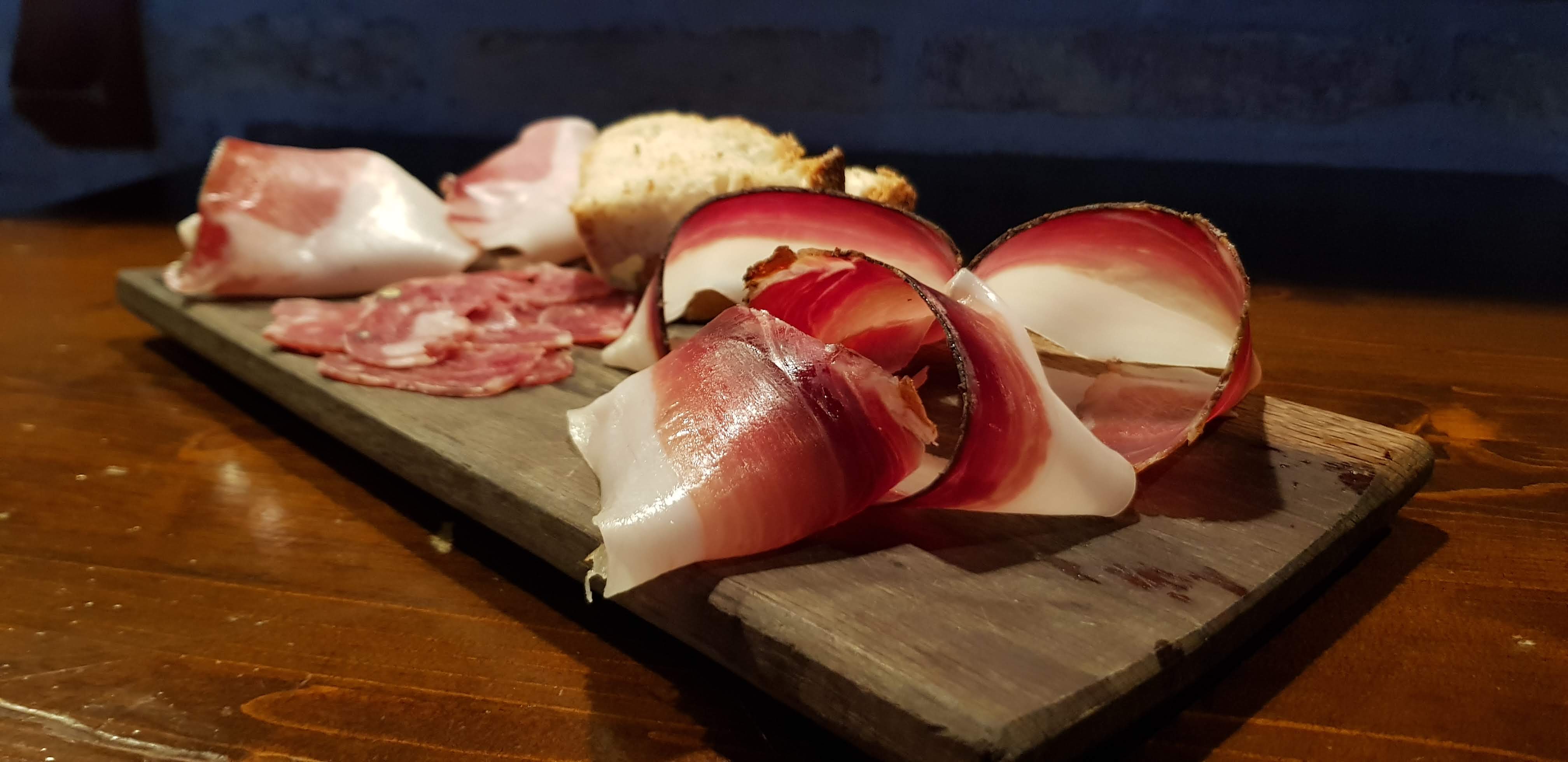 salumi maiale roma pork n roll