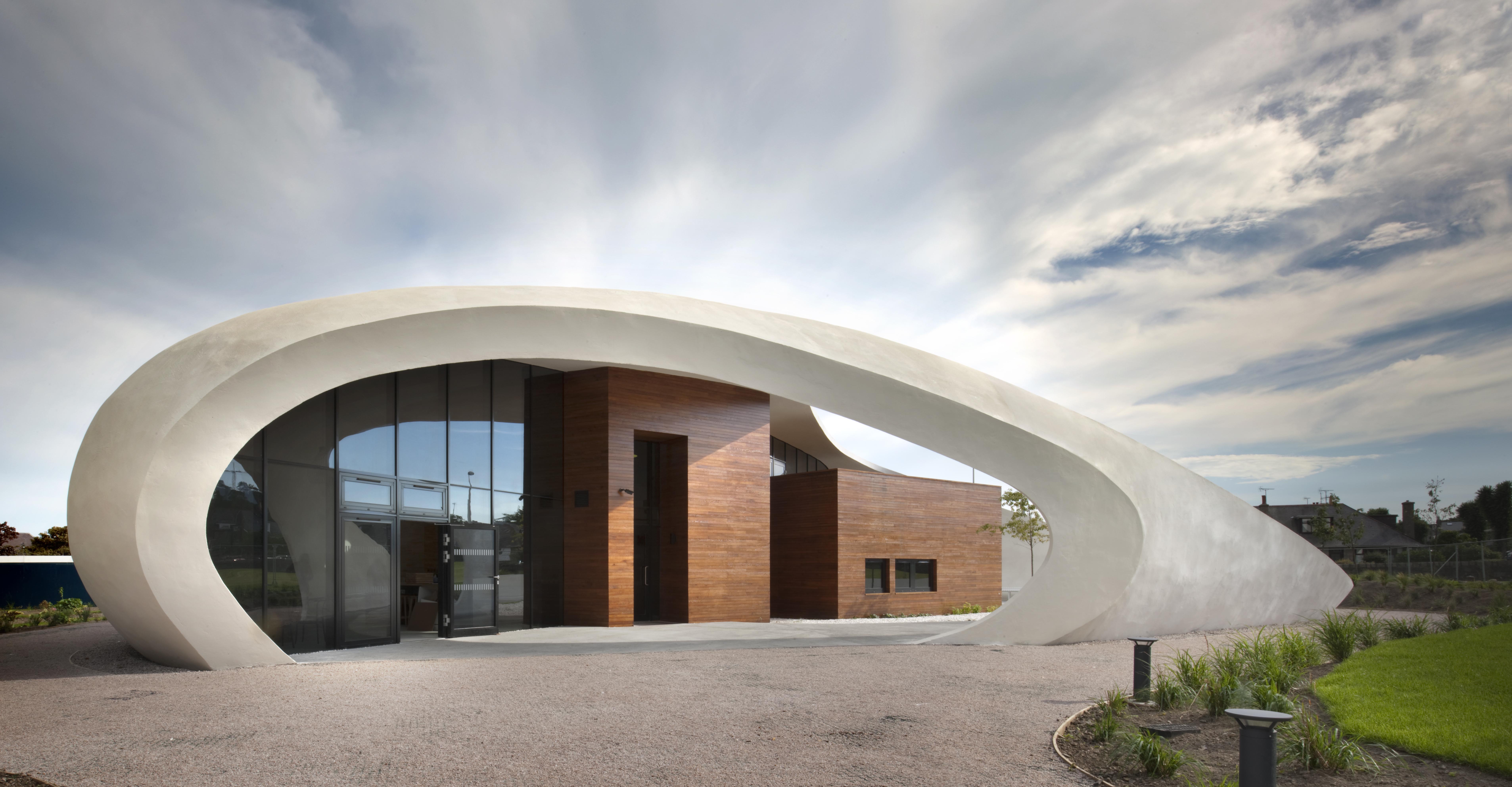 Maggie’s Aberdeen, designed by the Oslo-based firm Snøhetta, has been described as “a pebble on a sculptured lawn.” Photo by Philip Vile © Snøhetta, courtesy of Bridgeman Image.