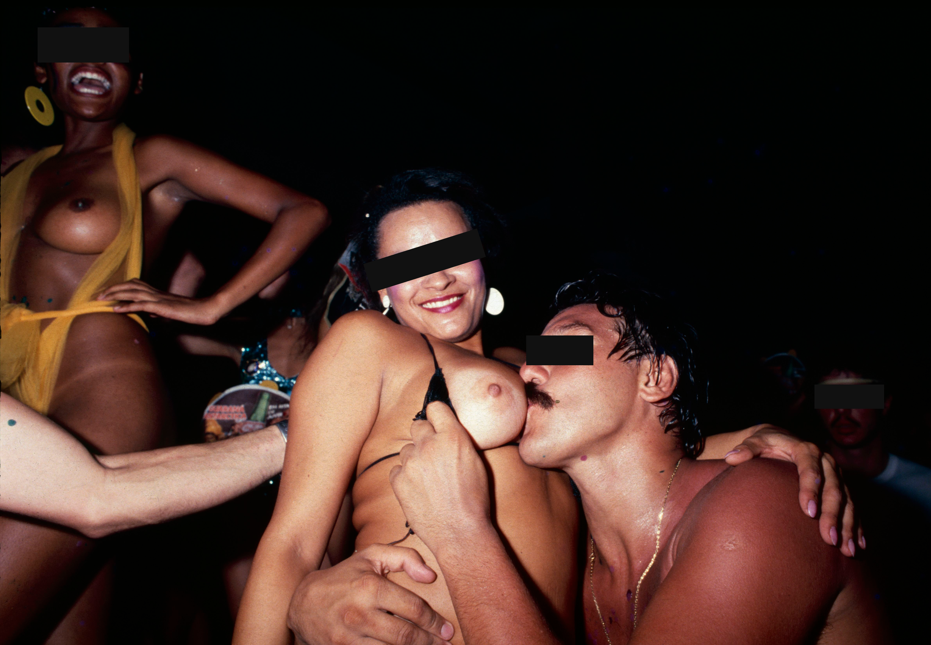 порно карнавал геев фото 91