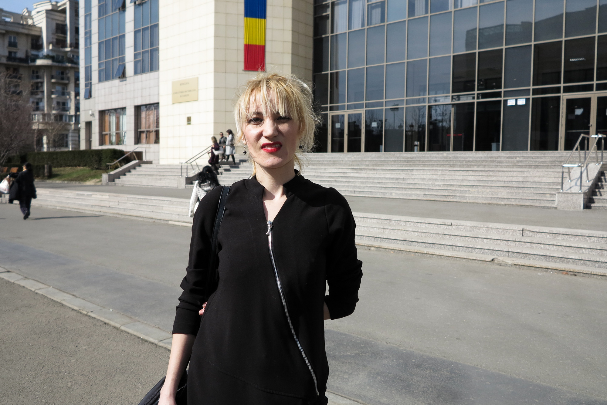 1552136821292-iulia