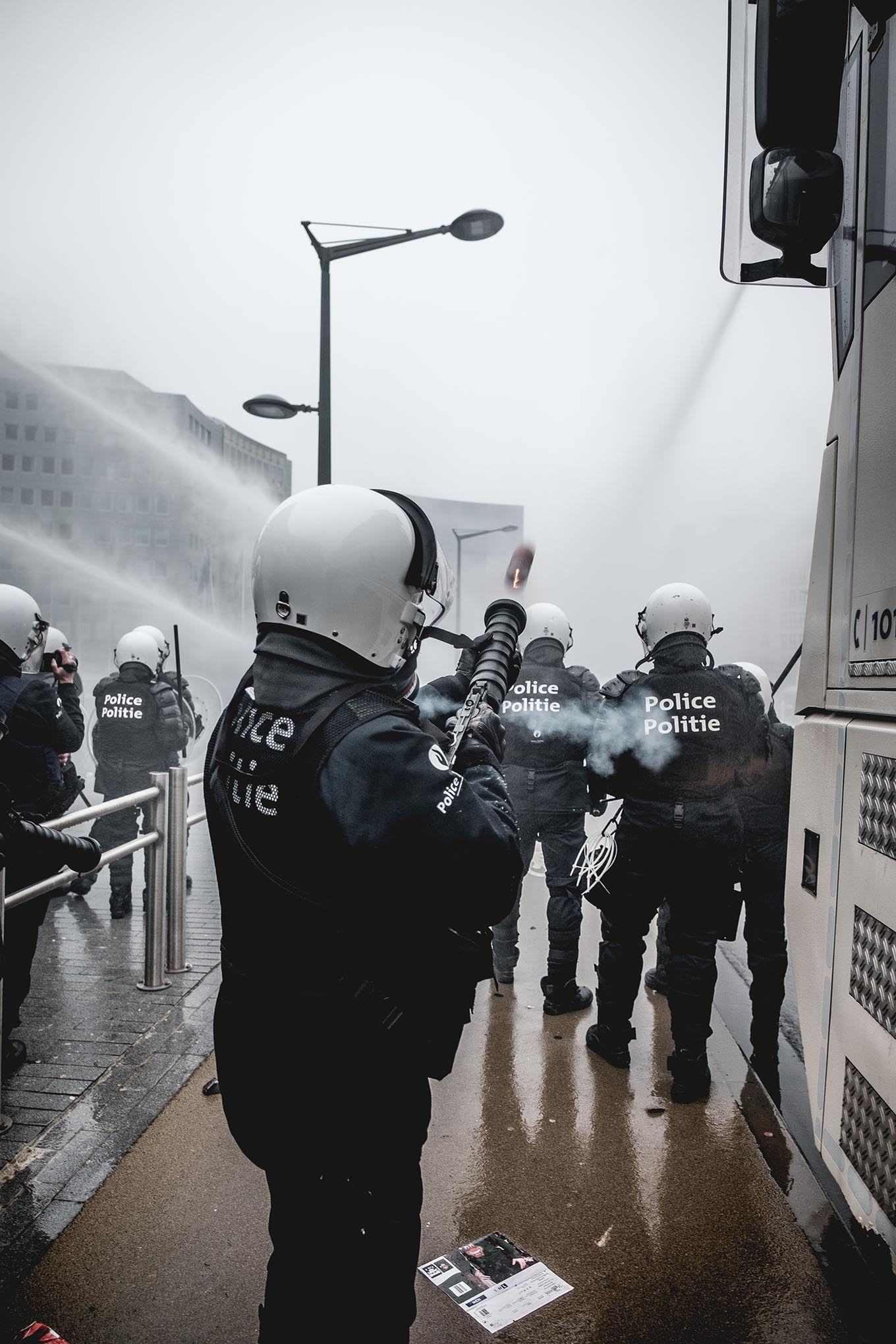 betoging-brussel-politie-schiet-traangas-waterkanonnen-aurelien-ernst
