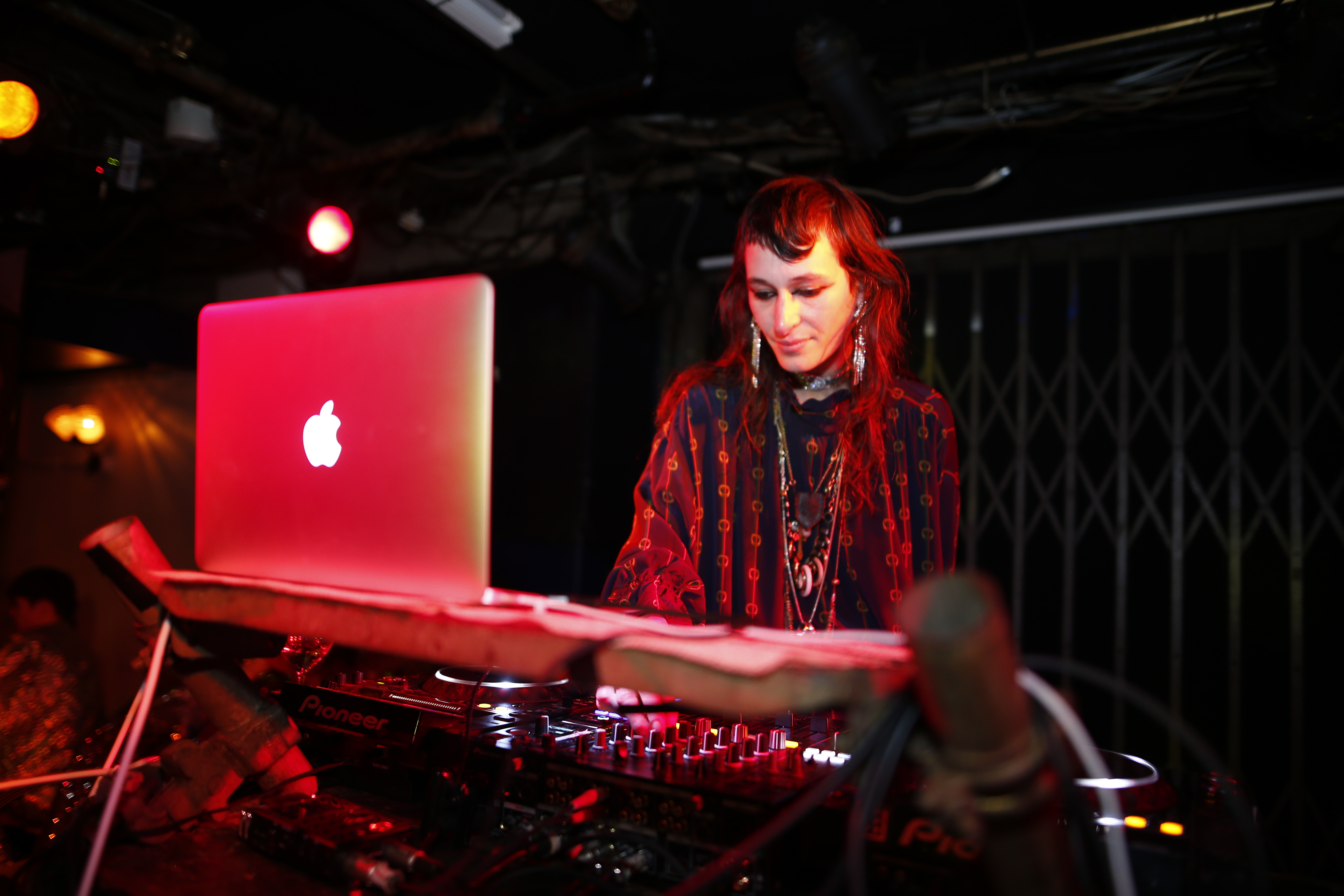 1553088922969-Zumi-Rosow-DJ-SET
