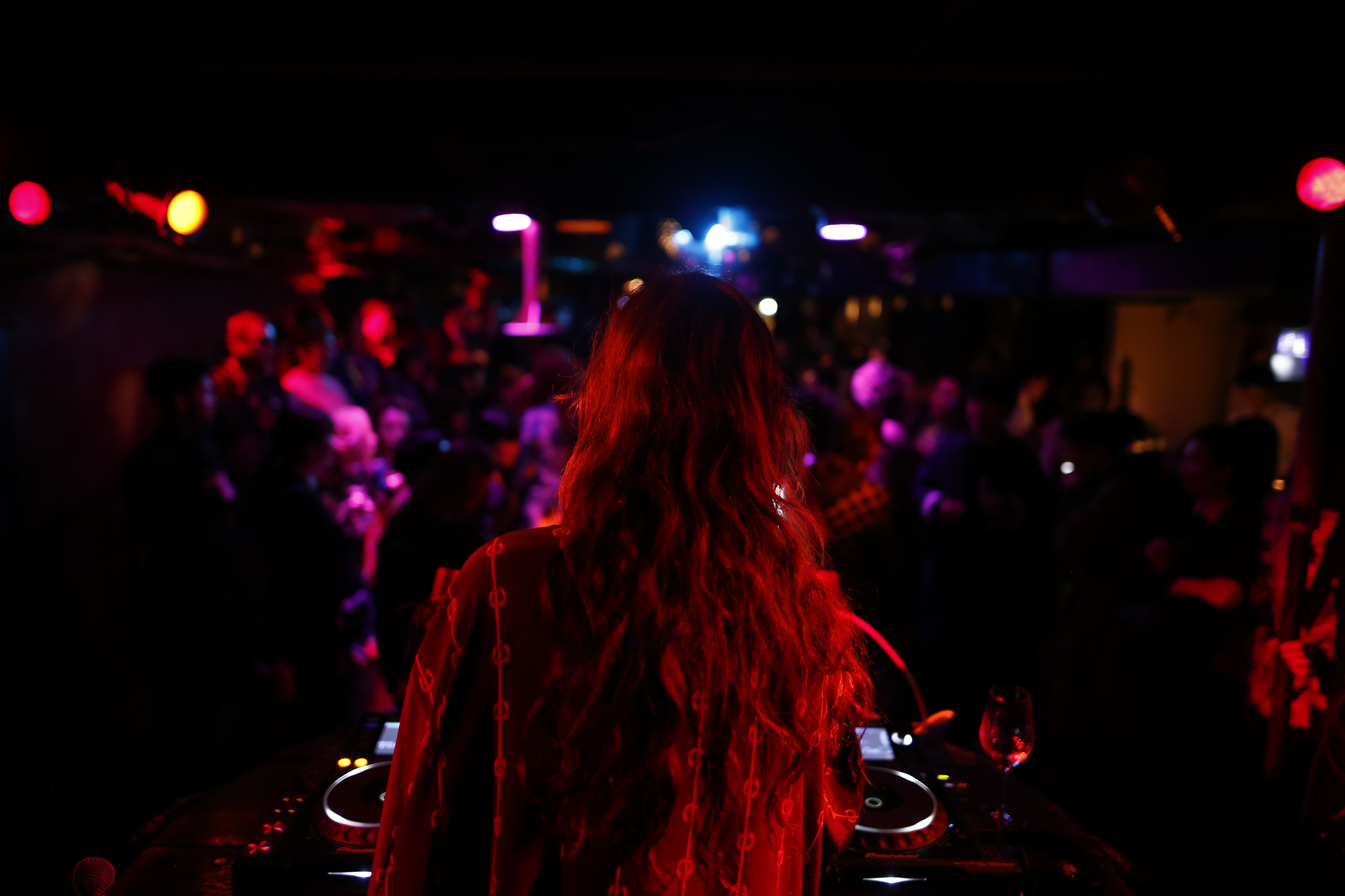1553097161819-Zumi-Rosow-DJ-SET-5