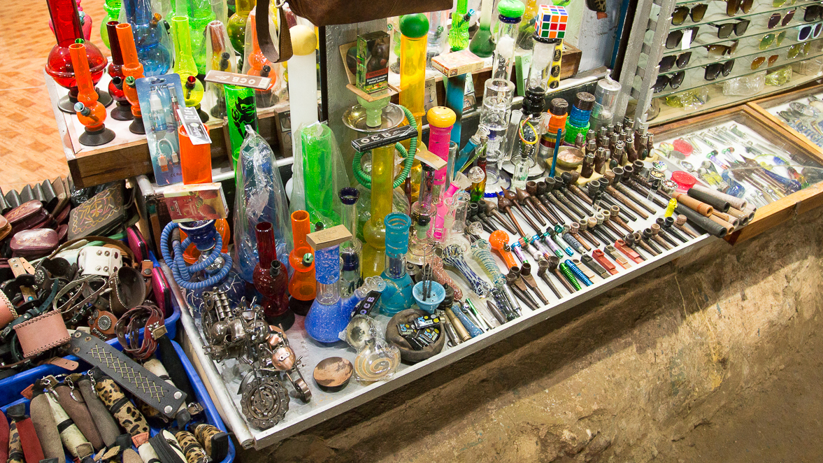 Bongs und Pfeifen