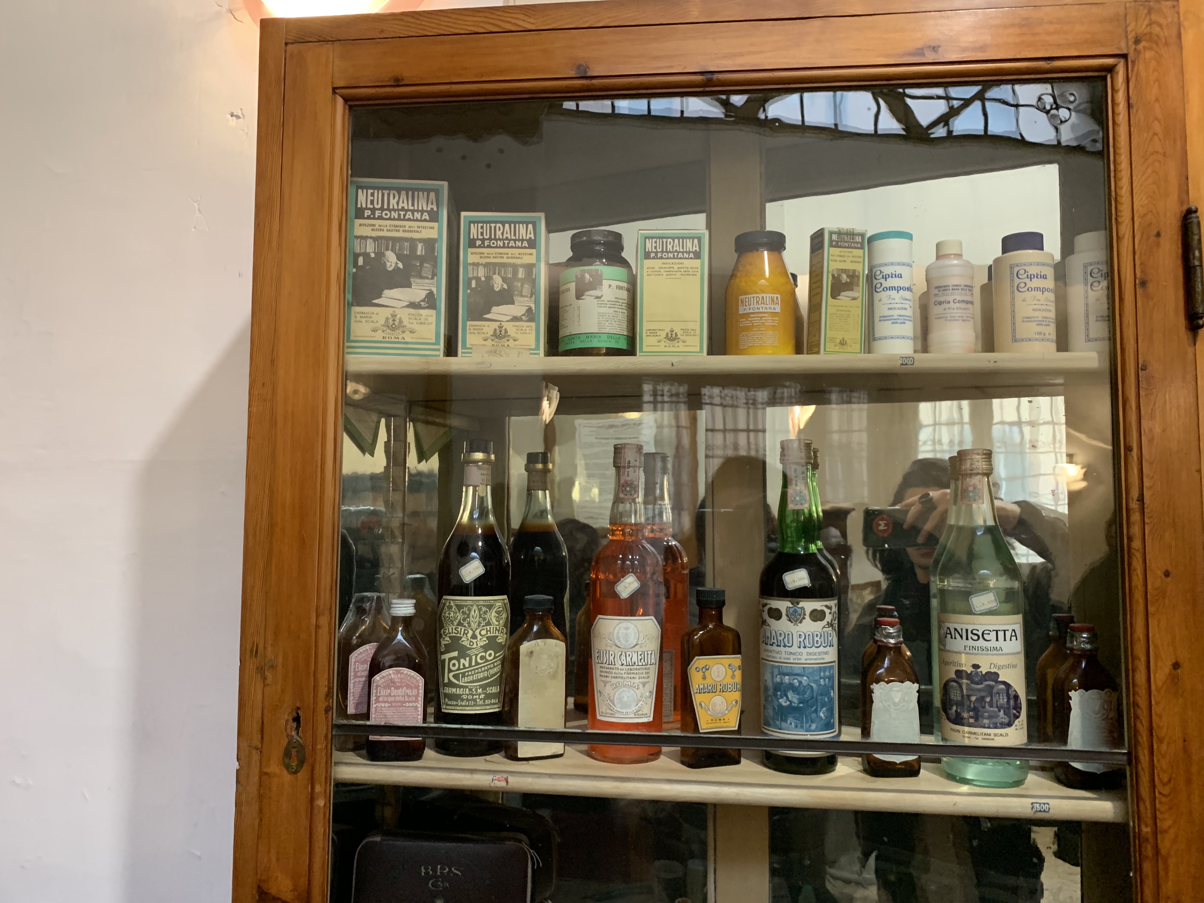 amari roma farmacia trastevere
