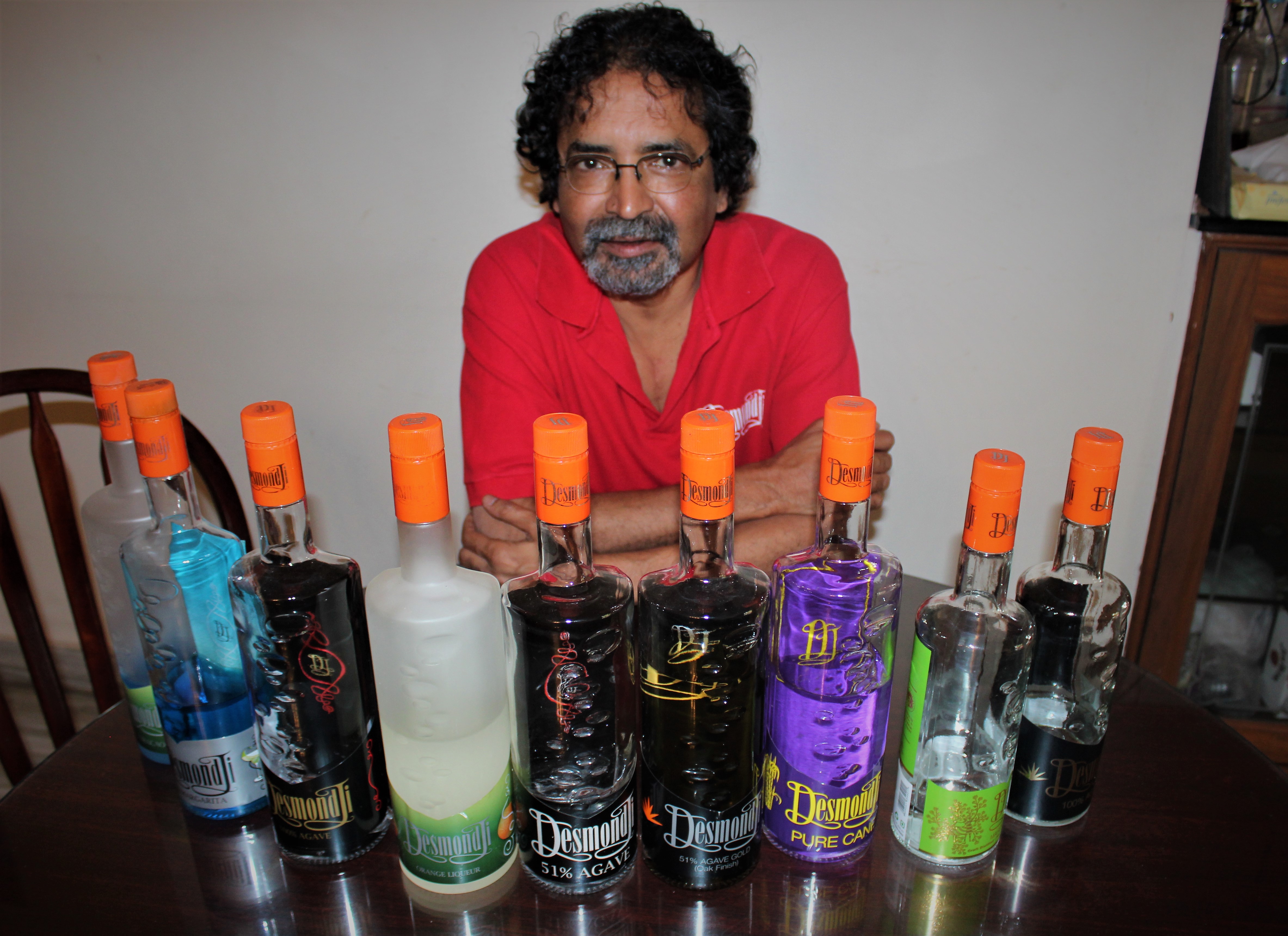1553525816805-Desmond-et-ses-bouteilles