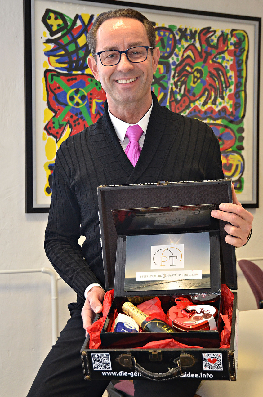 Peter Treichl mit der Schlussmachbox
