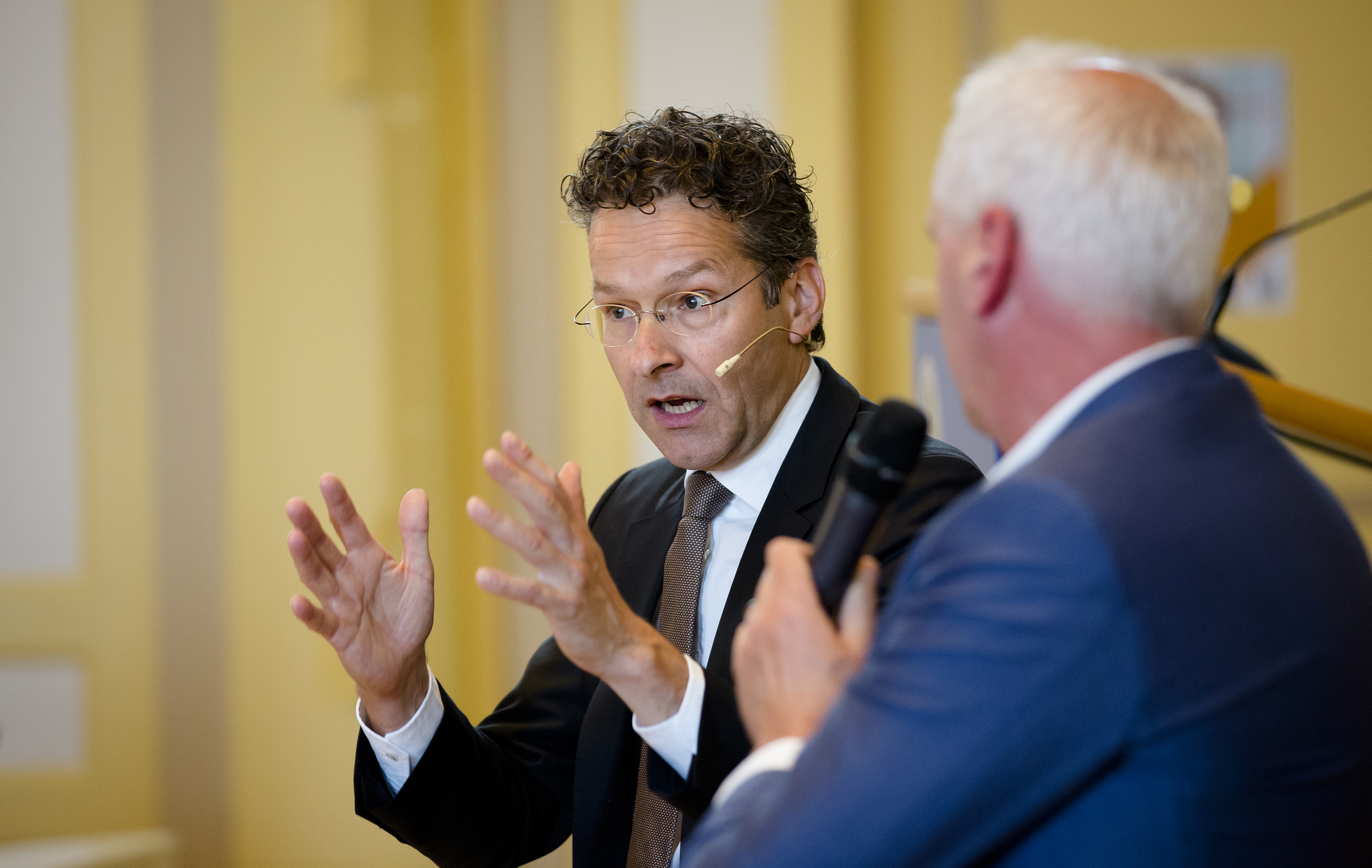 Jeroen Dijselbloem discussing