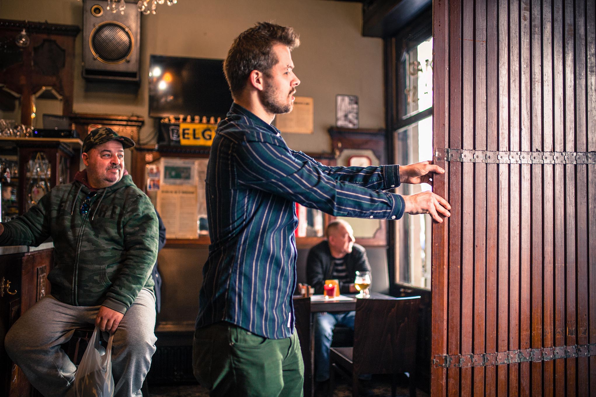 1553707482269-1551182625679-cafe-in-de-stad-aalst-antwerpen-Dylan-Moorthamer-cafebaas
