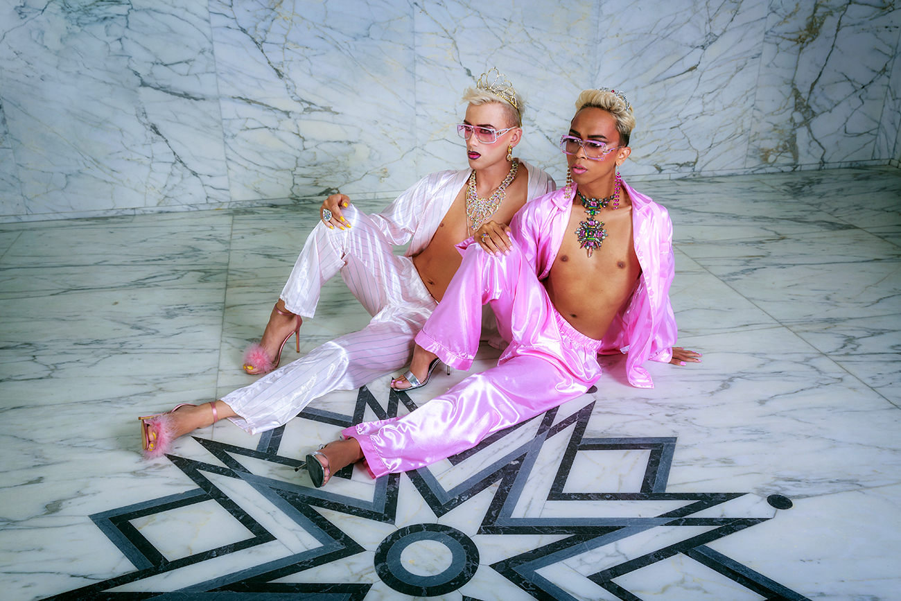 1553768744748-HARMEN_MEINSMA_THE_FAMILY_JEWELS_002
