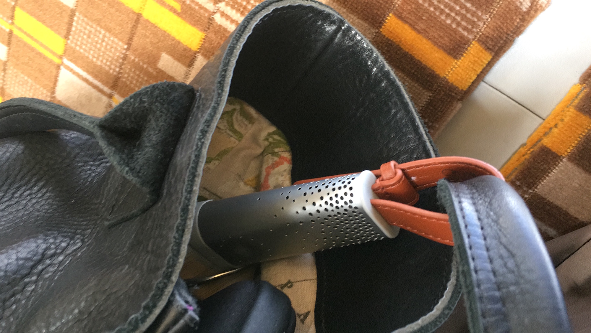 Flow device on the tube