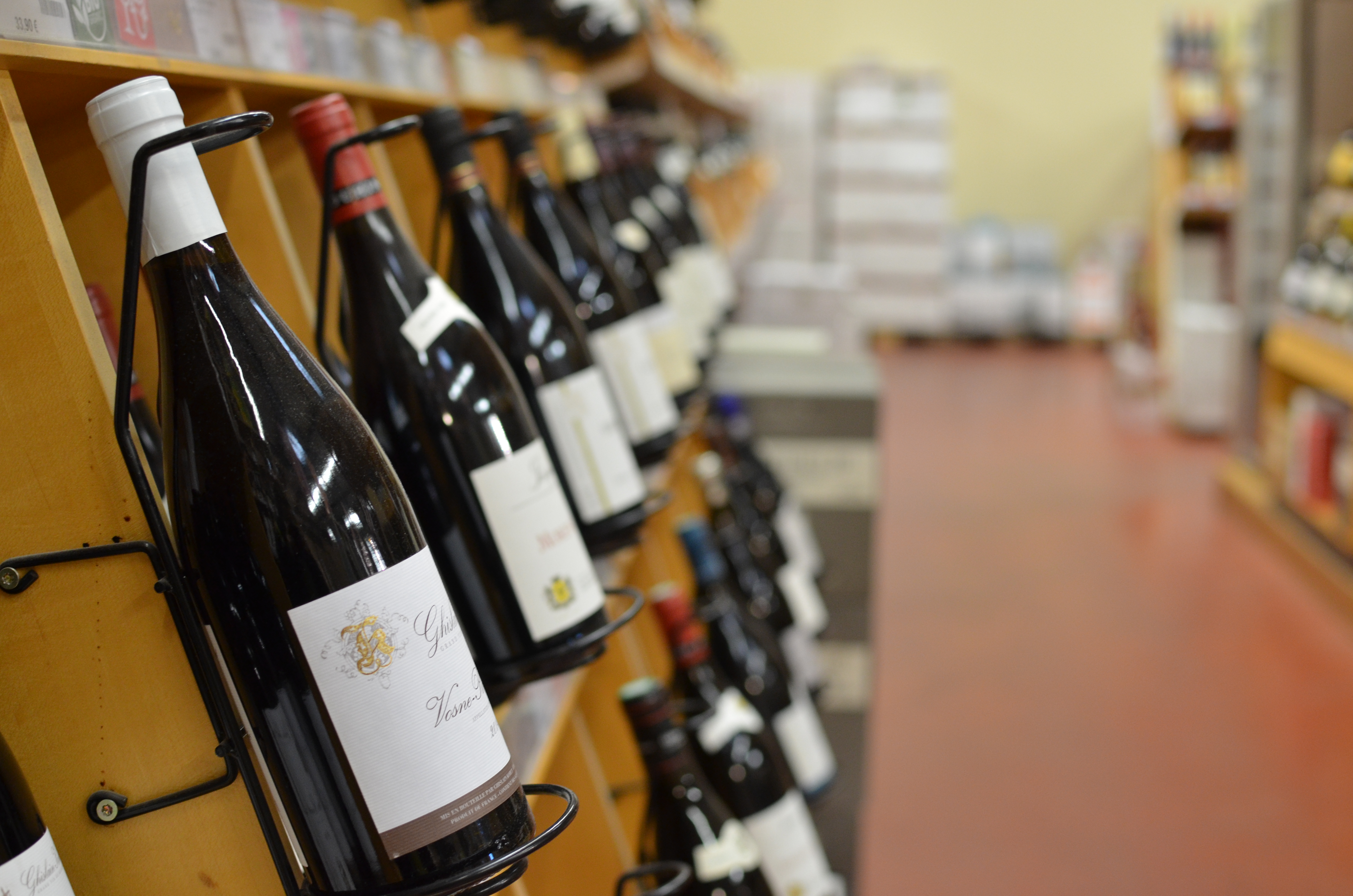 1553870138426-Calais-Vin-2 Wine Shop Brexit Bouteille