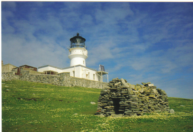1554388885059-St_Flannans_Cell_and_Flannan_Isles_Lighthouse_-_geographorguk_-_623920