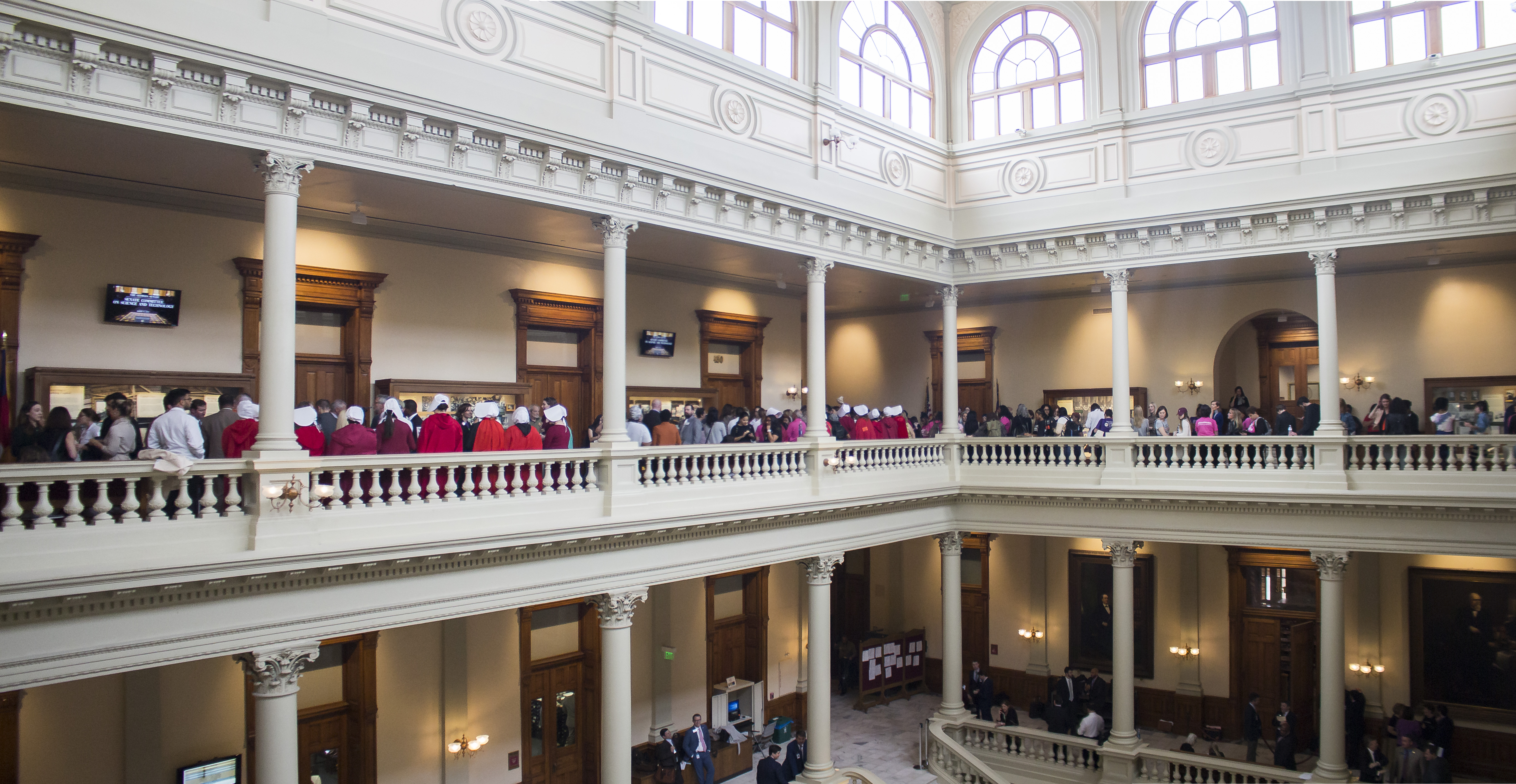 1554476561635-CMonds_StakeOutTheCapitol_Panorama490