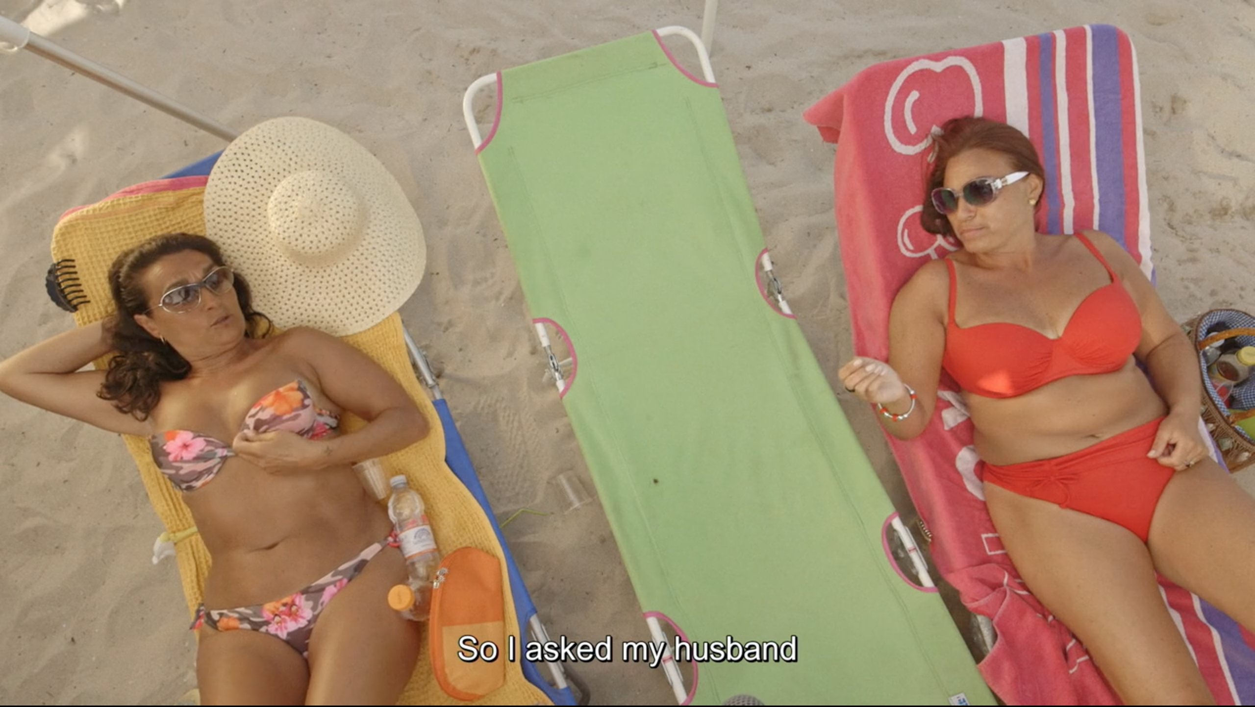 twee vrouwen in bikini