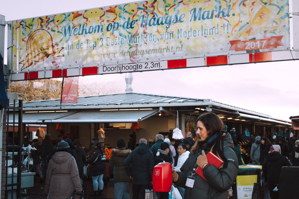 Collecte op de Haagse markt