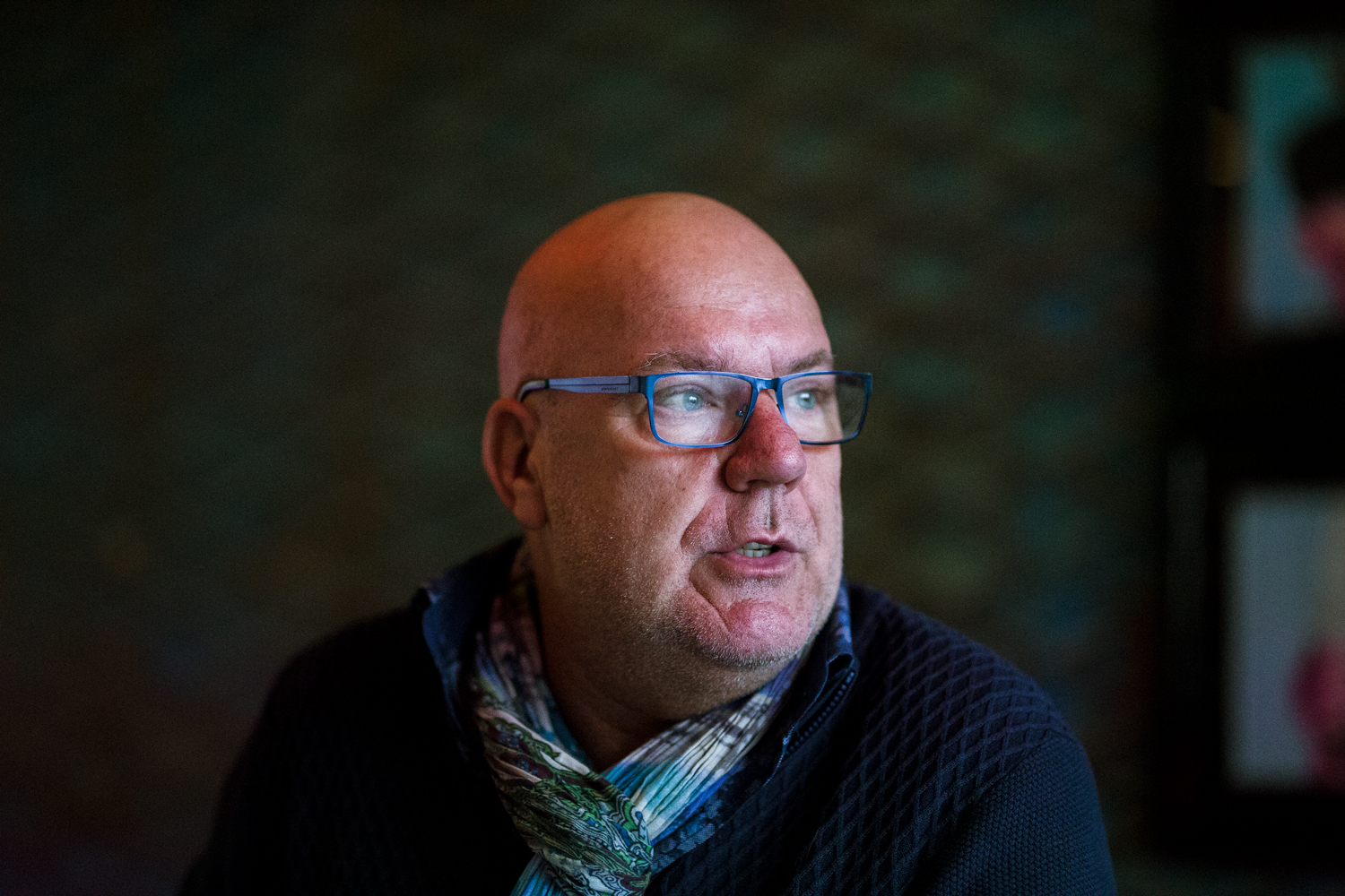 Gaston kijkt weg