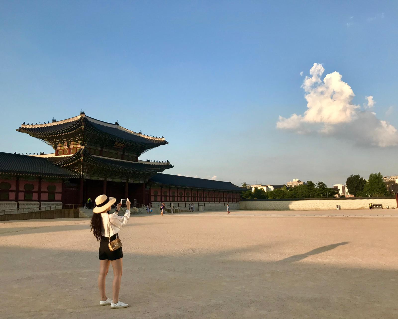 Frau fotografiert