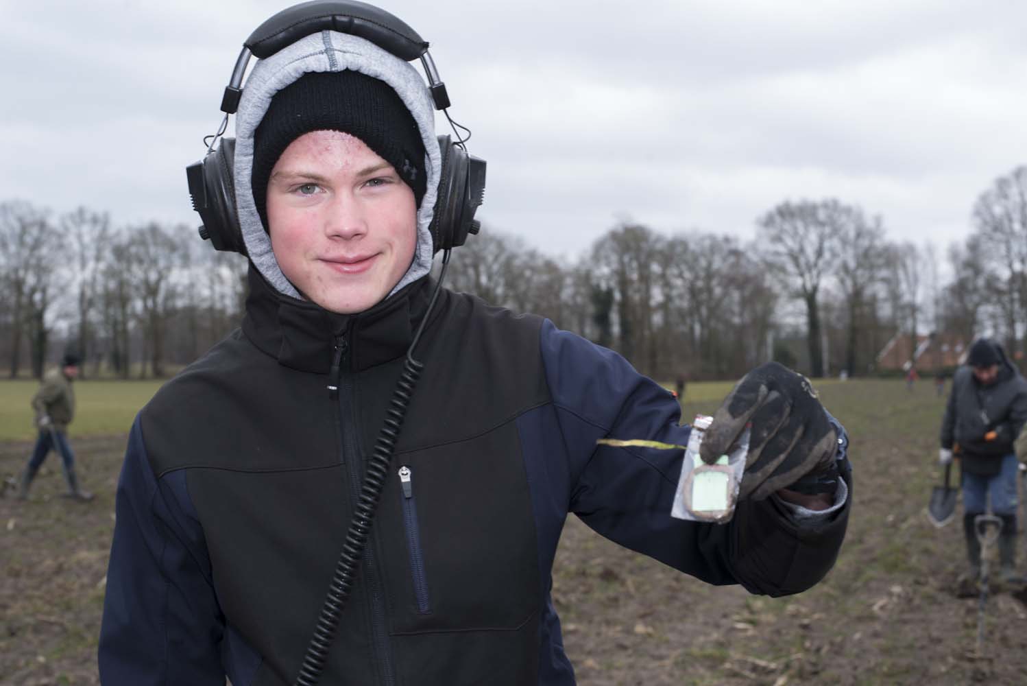 jongen met koptelefoon