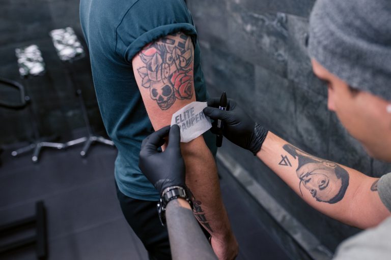 tattoo schets aanbrengen