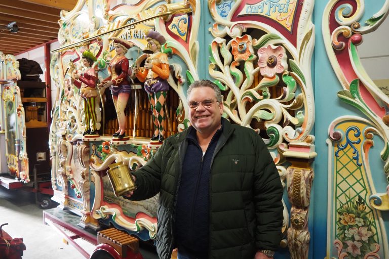 Man met draaiorgel
