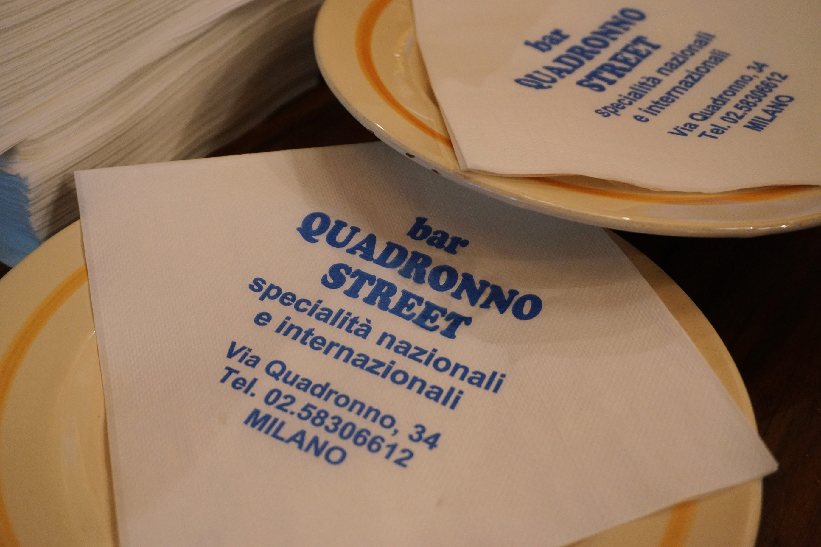 1555319395833-bar-quadronno-milano-salviette
