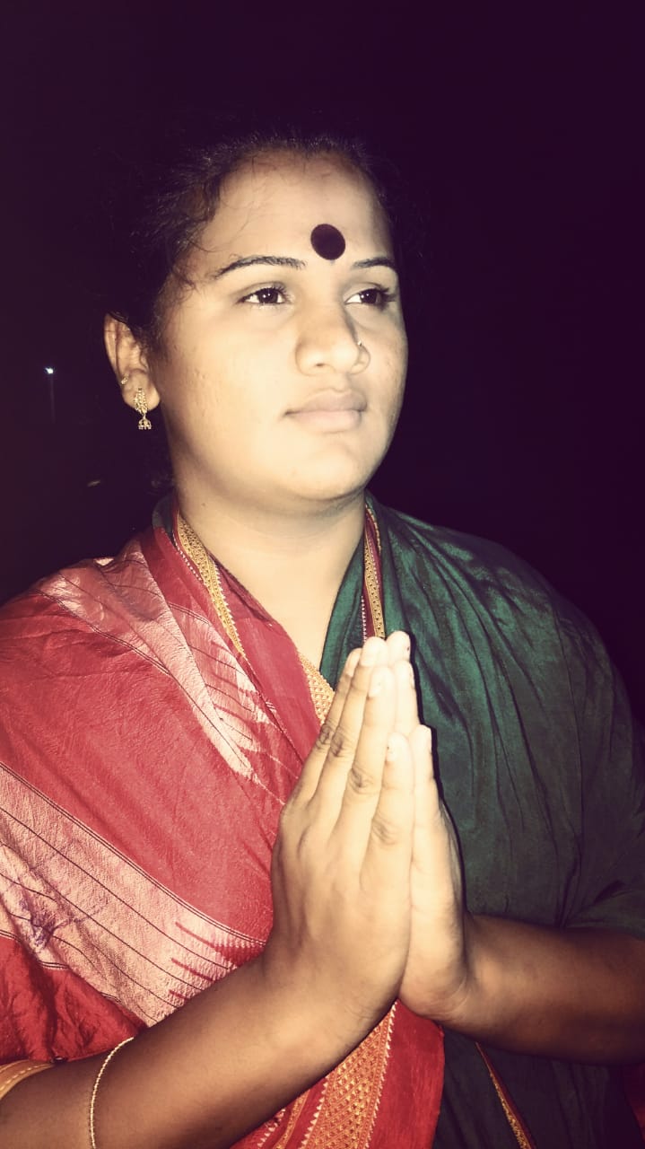 1555408585361-madhushri