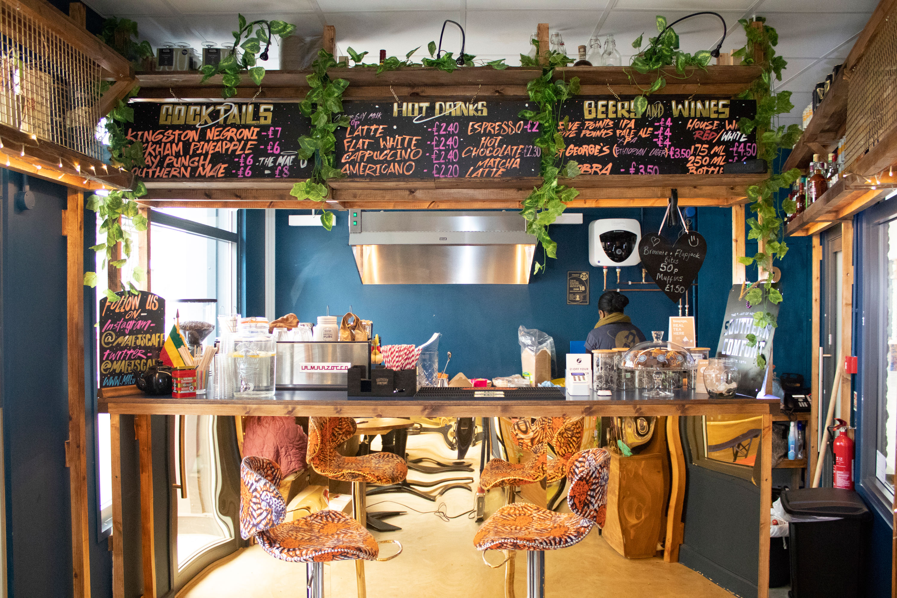 1555418153673-mae-j-cafe-the-palms-peckham7