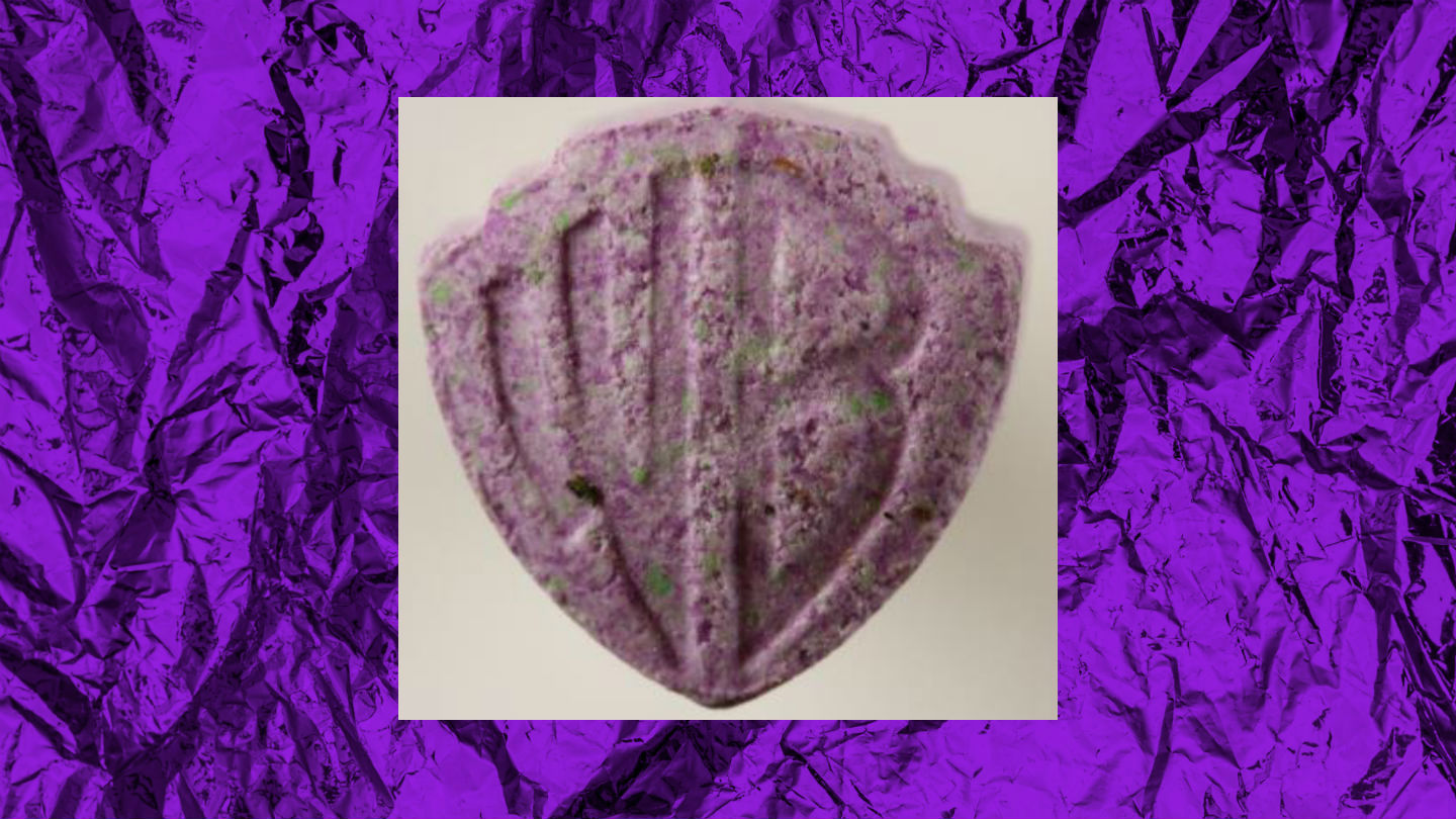 1555587351242-ecstasy_pille_lila_warner-brothers