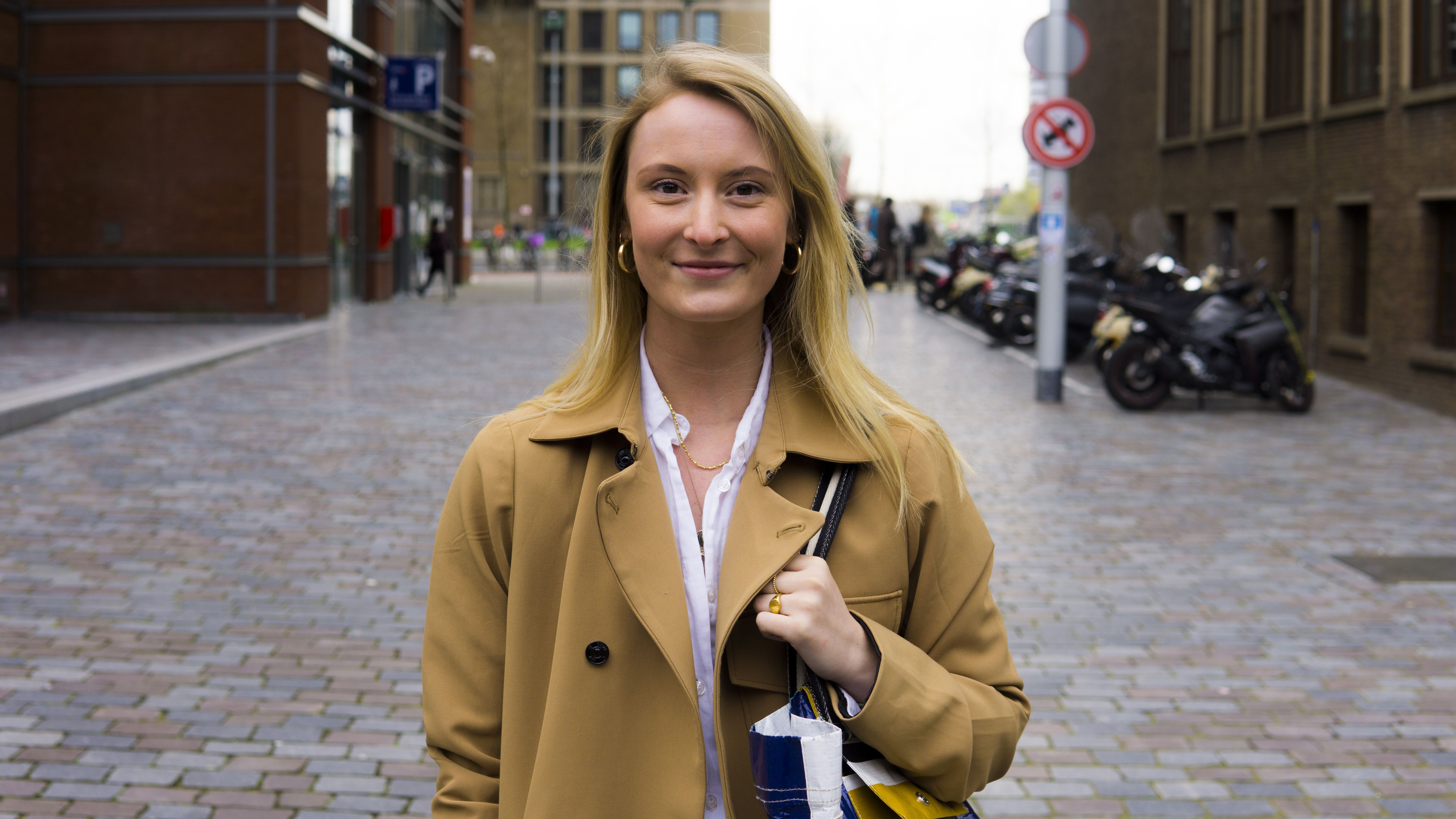 1555600933088-Broadly-Straatvraag-7