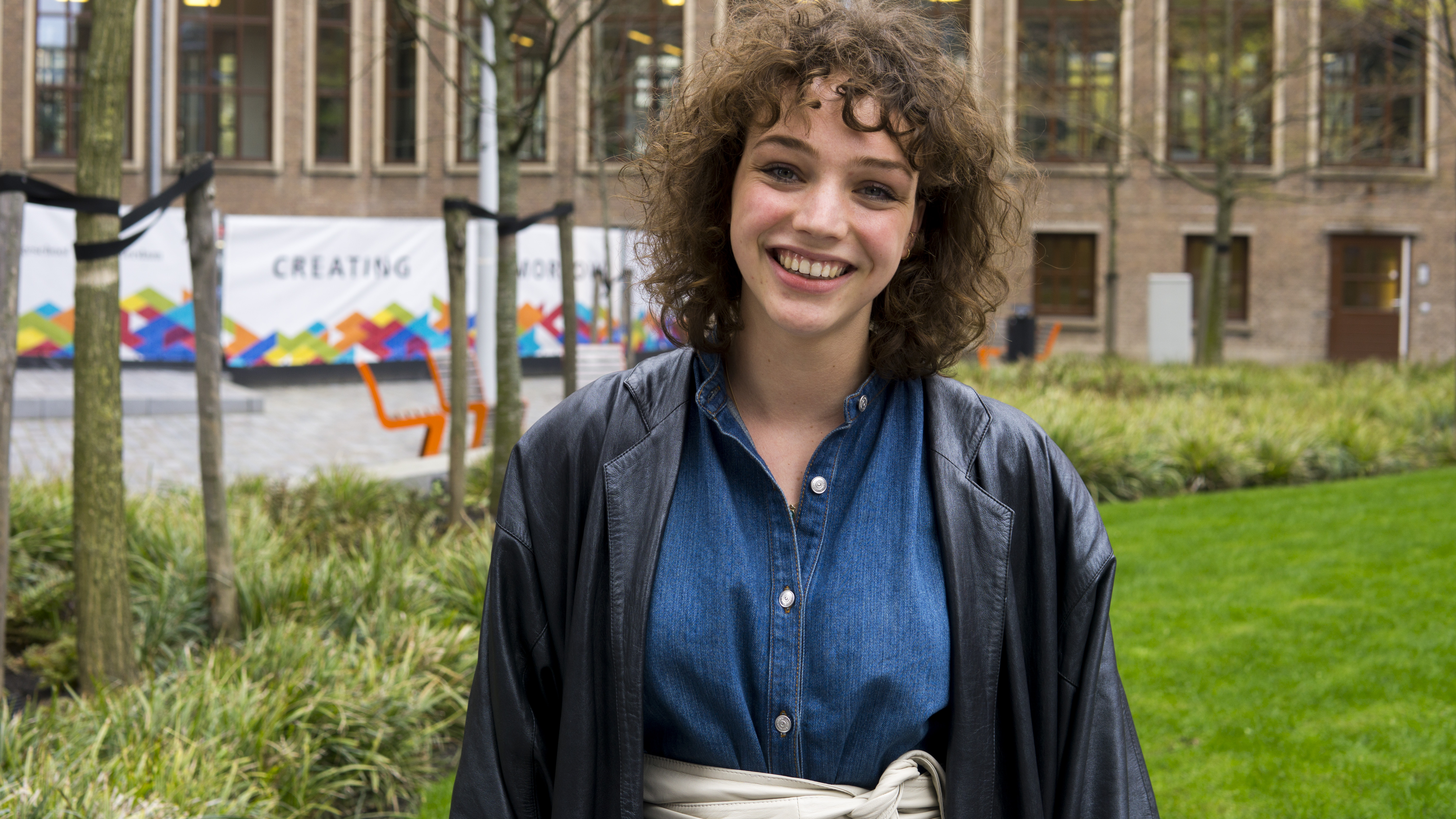 1555601137375-Broadly-Straatvraag-3