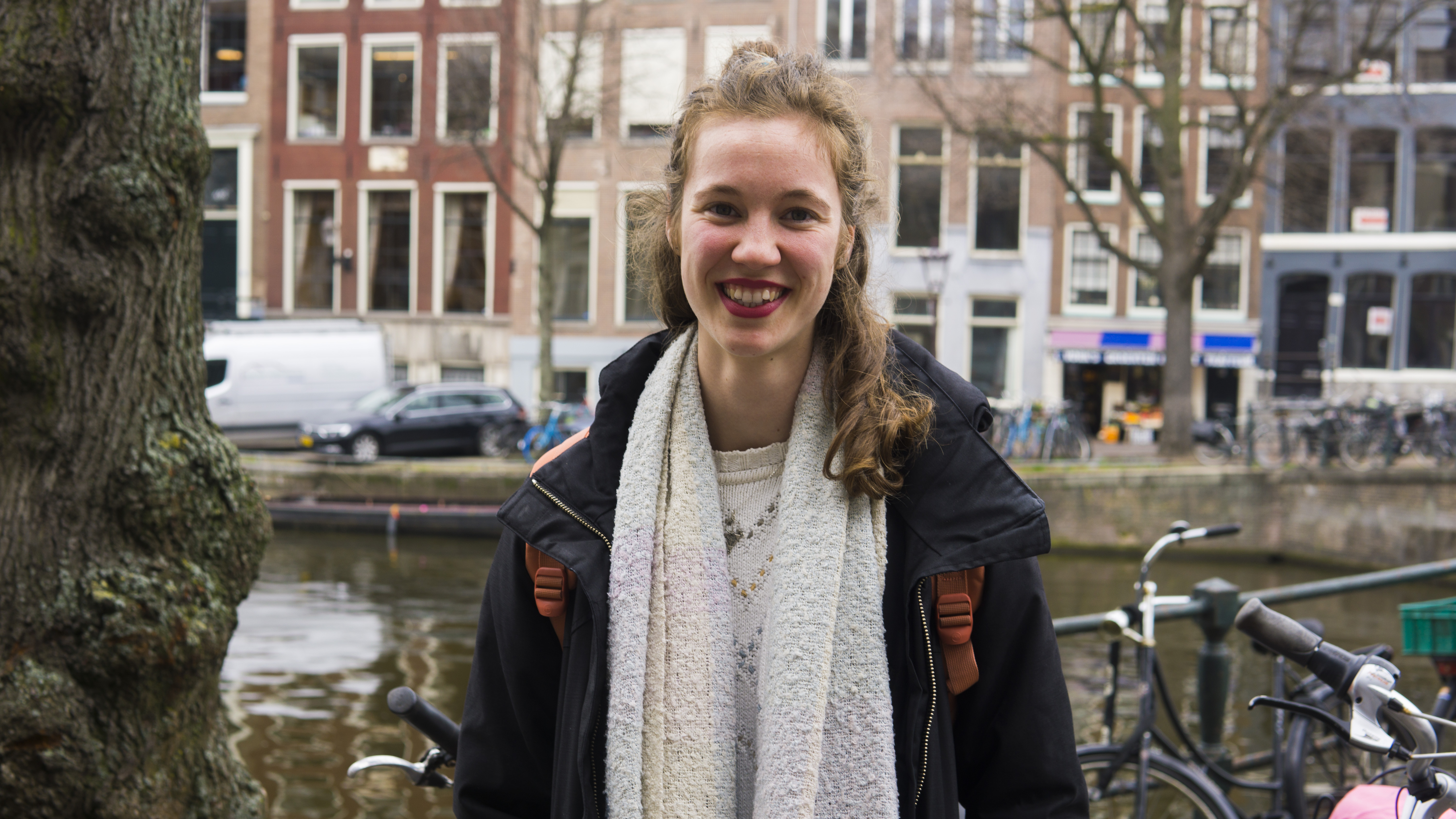1555601388001-Broadly-Straatvraag-1