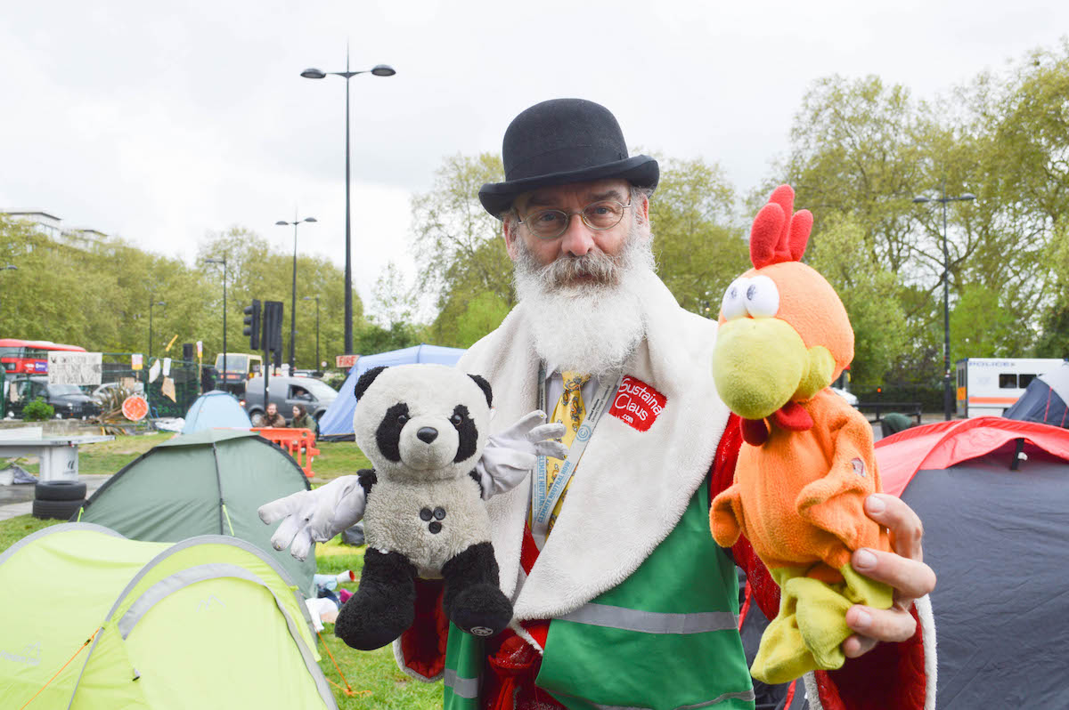 1556205240813-Sustaina-Claus