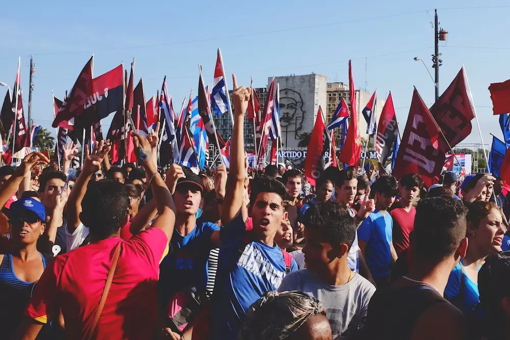 1556660090894-photos-may-day-2016-havana-cuba5
