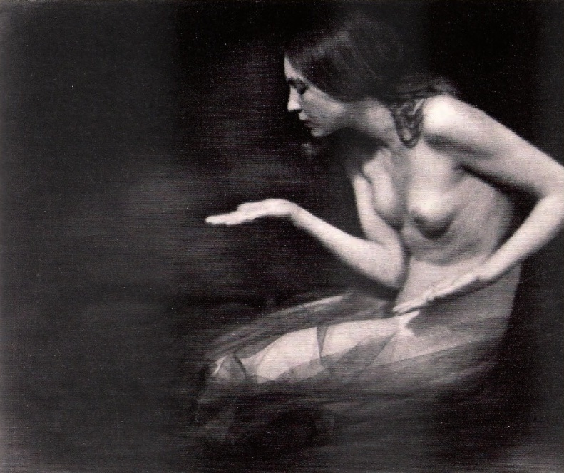 1556796165696-065-_Germaine_Krull_c1916