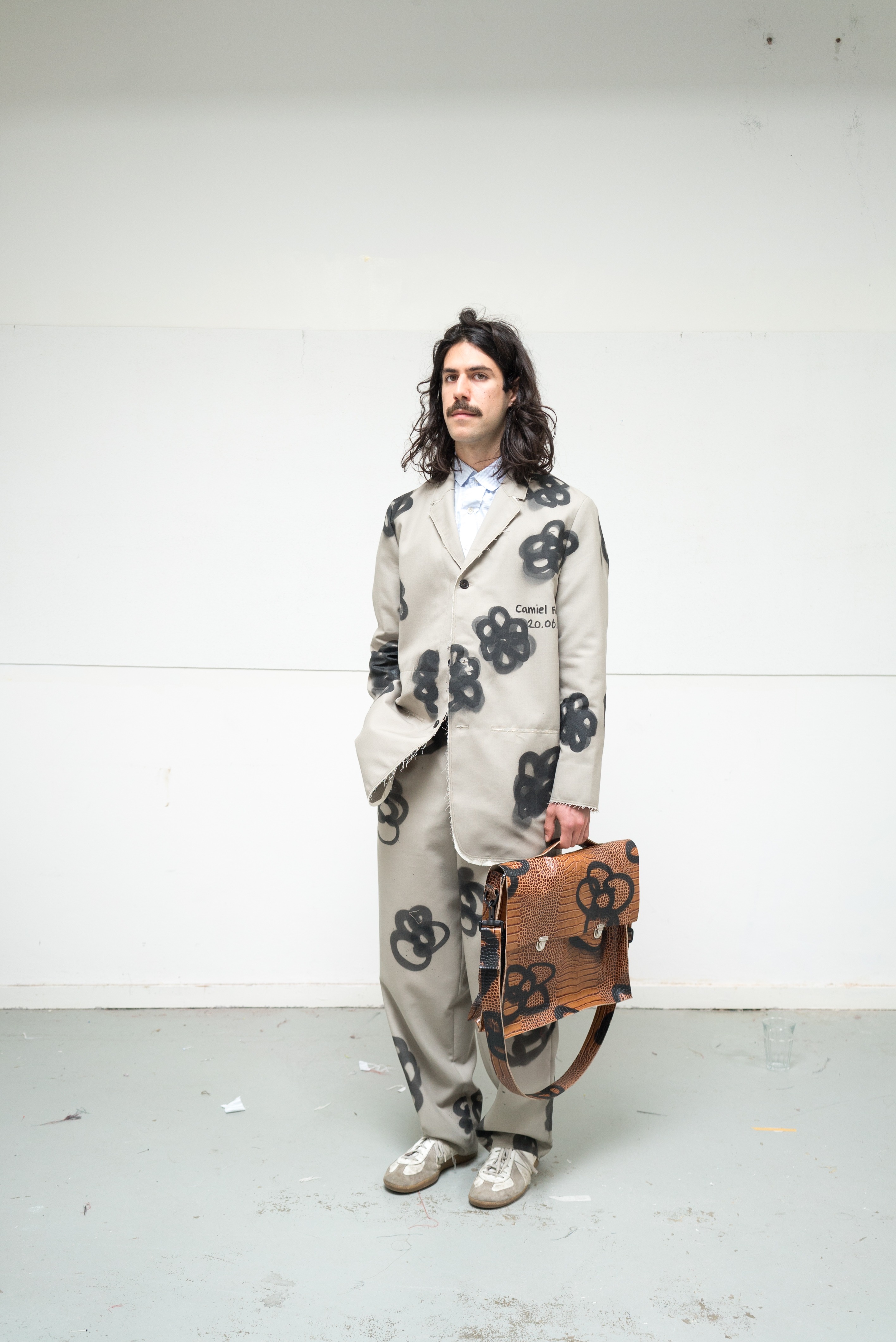 1556966861361-Lookbook-51