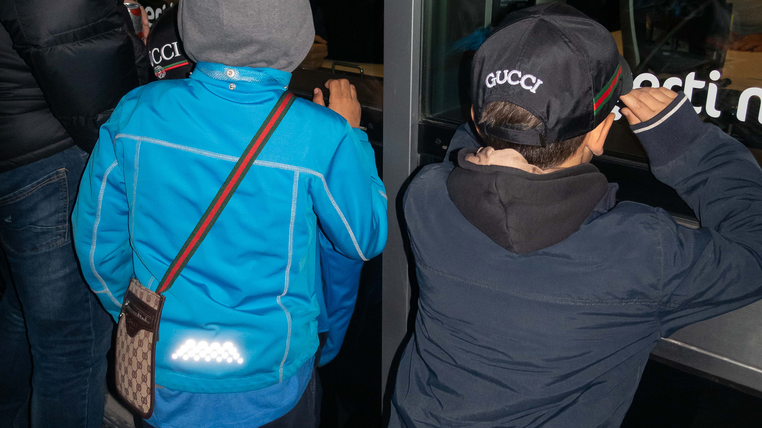 Junge Capital Bra Fans