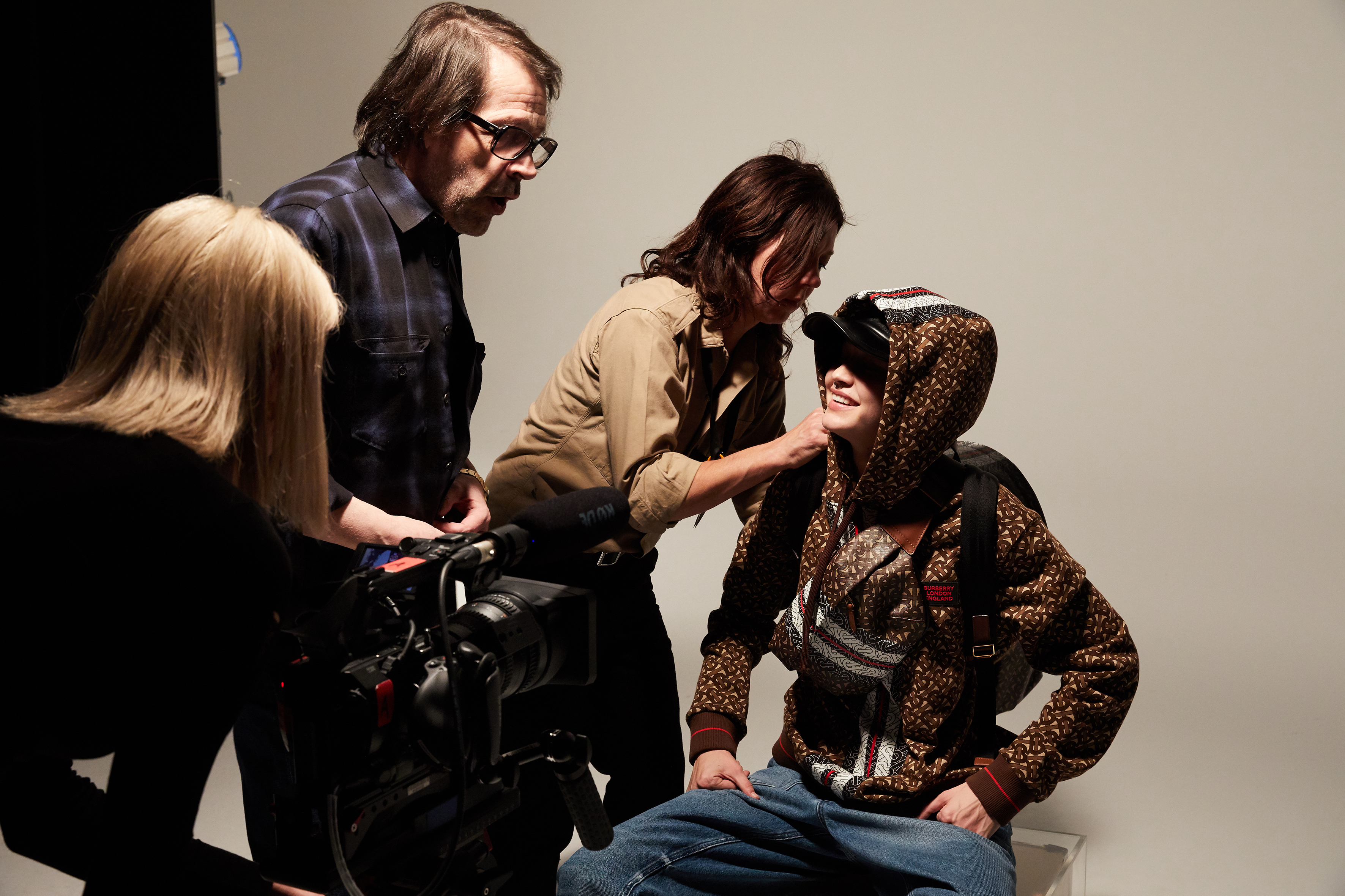 1557830974067-Burberry-Debuts-Monogram-Collection-Through-A-Campaign-Starring-Gigi-Hadid-Behind-The-Scenes_005