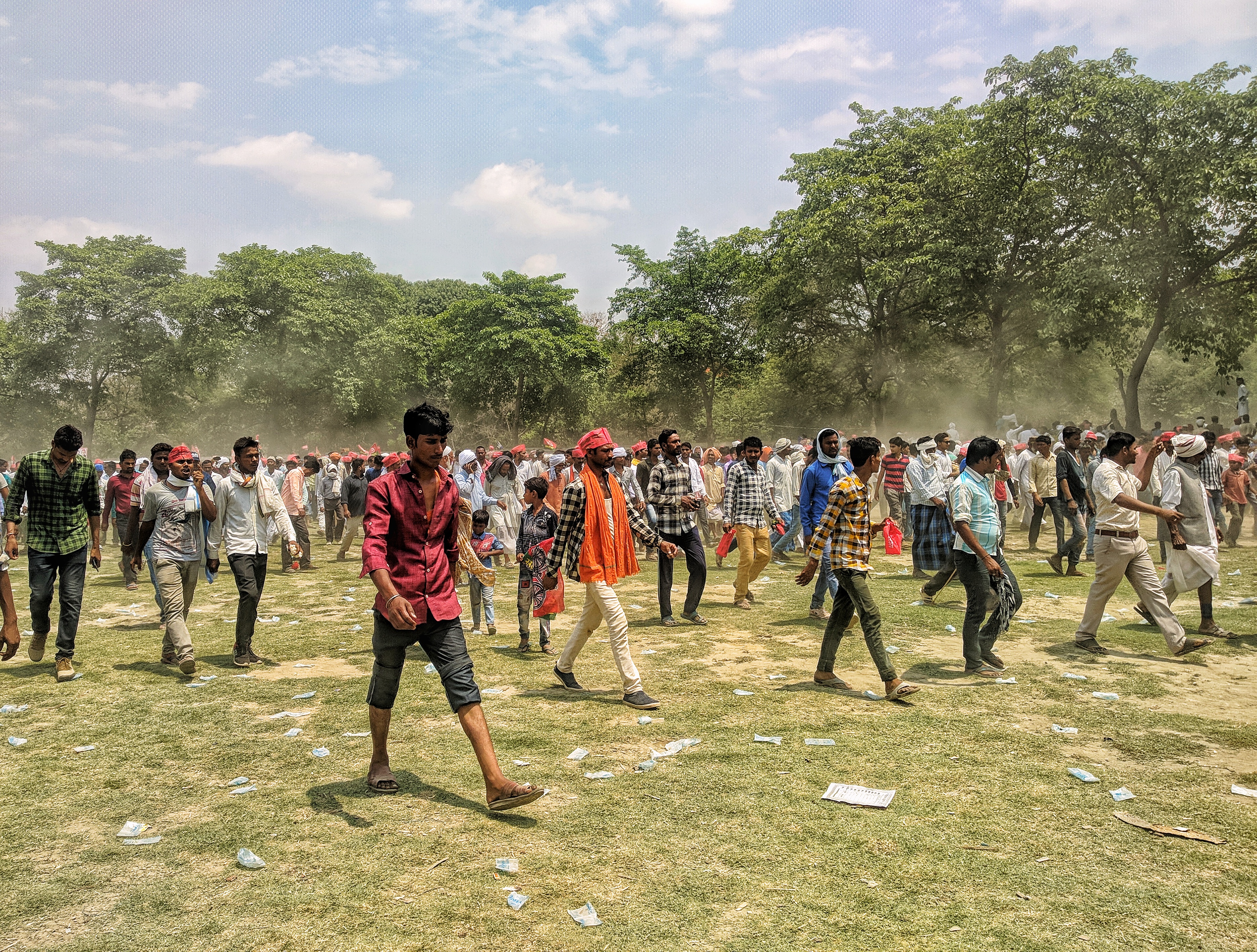 People-arrive-at-a-political-rally-in-Uttar-Pradeshs-Bahraich
