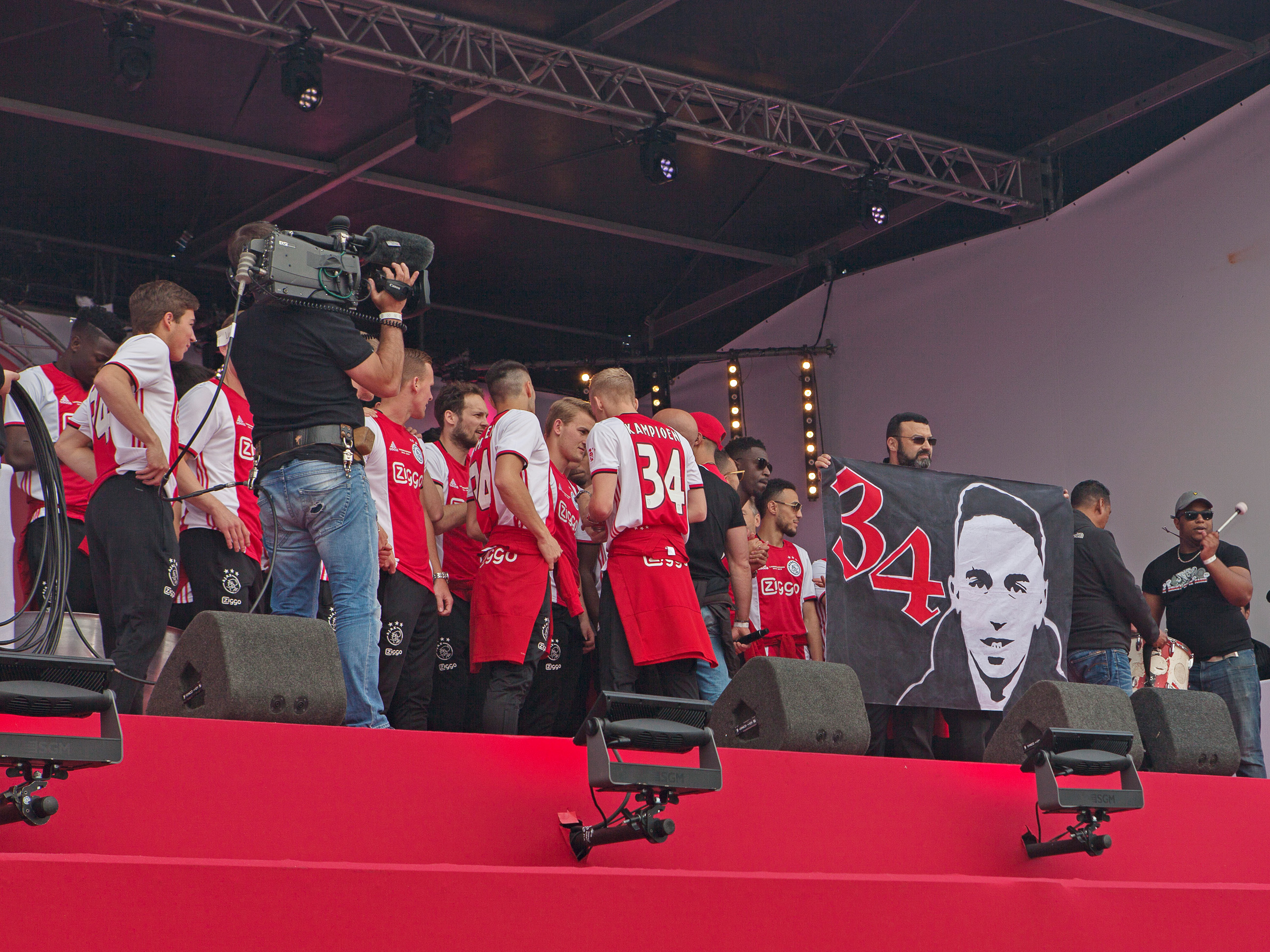 Abdelhak Nouri werd volop geëerd op het museumplein