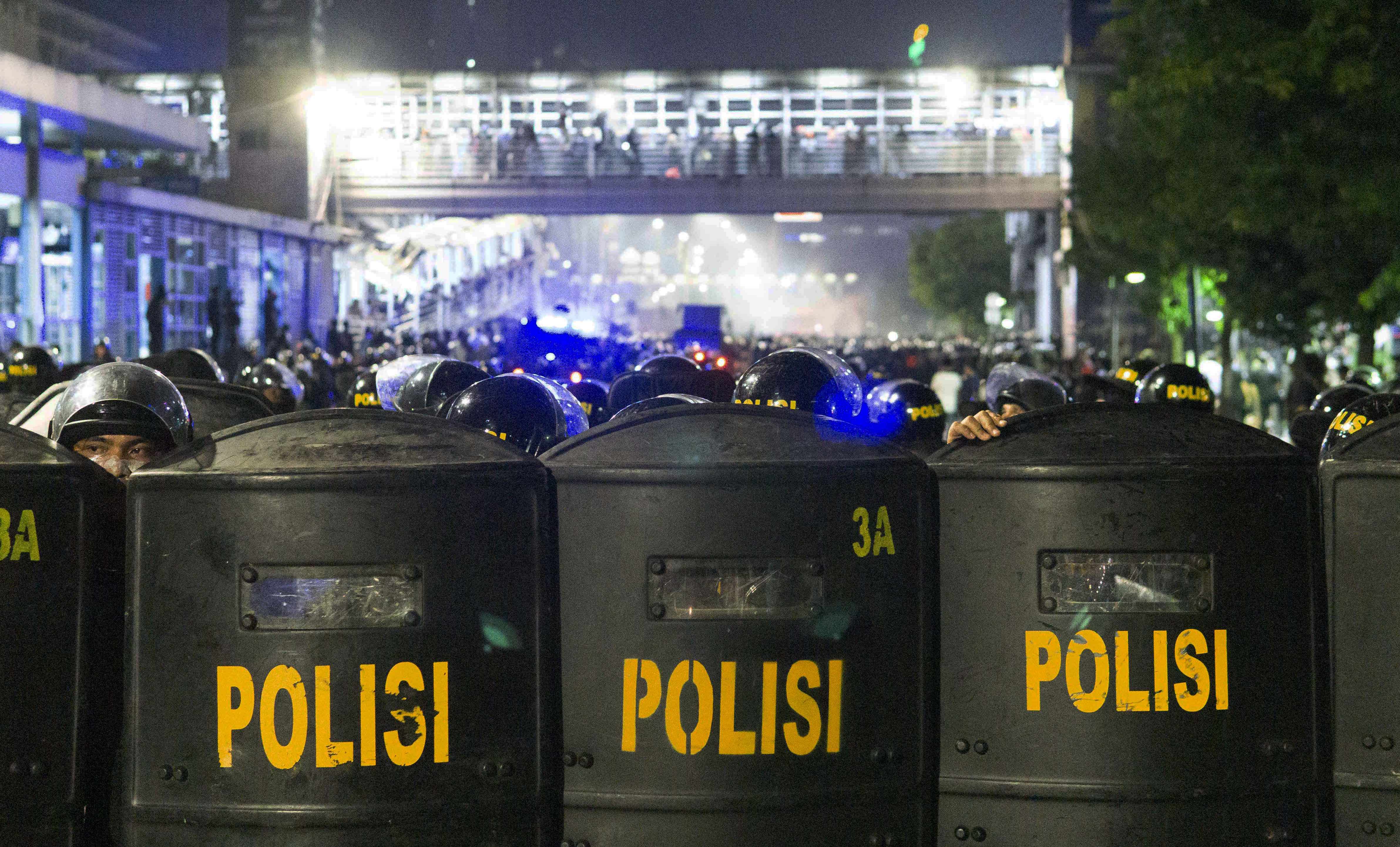 Powerful Photos From Indonesia's Post-Election Protests - VICE