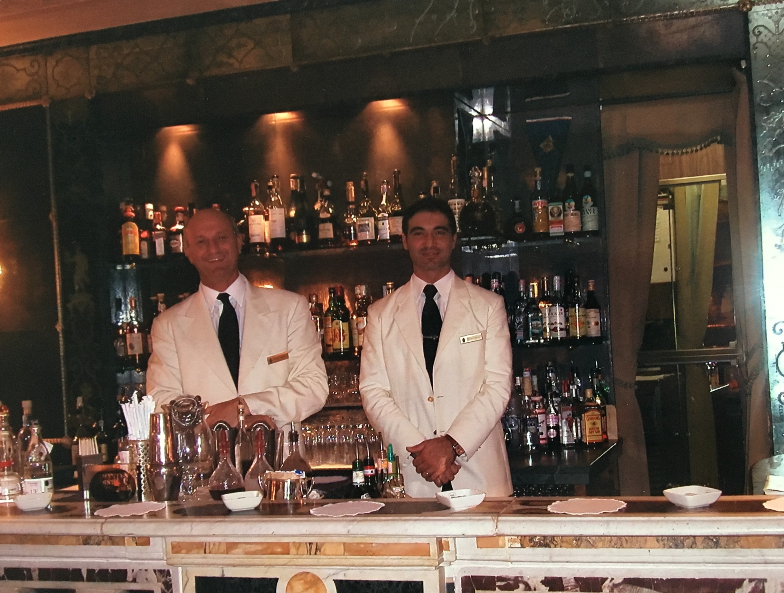 Roberto Pellegrini bartender