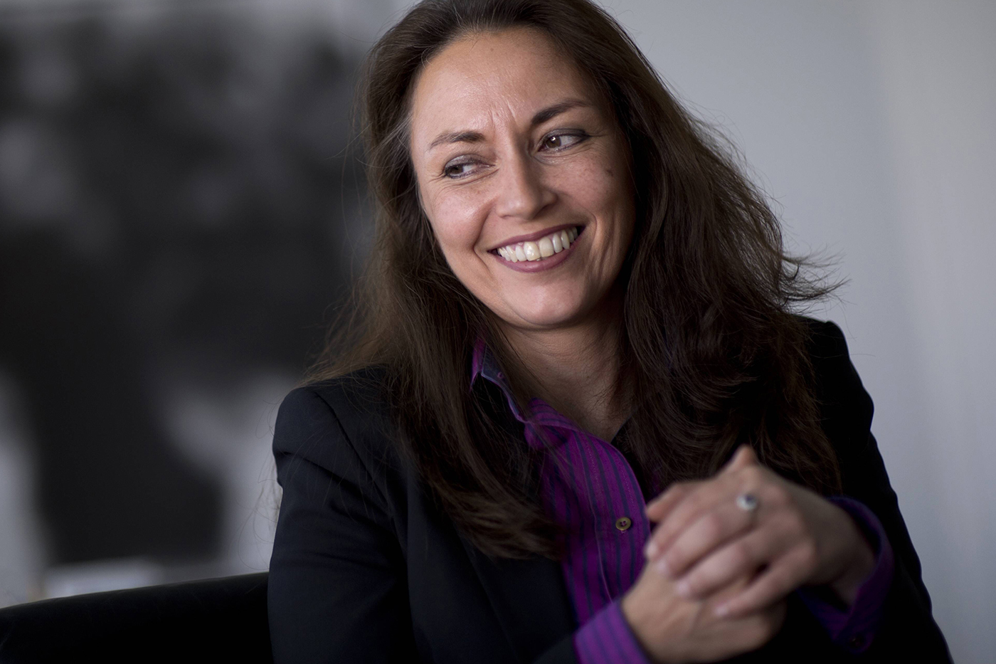Yasmin Fahimi lächelt