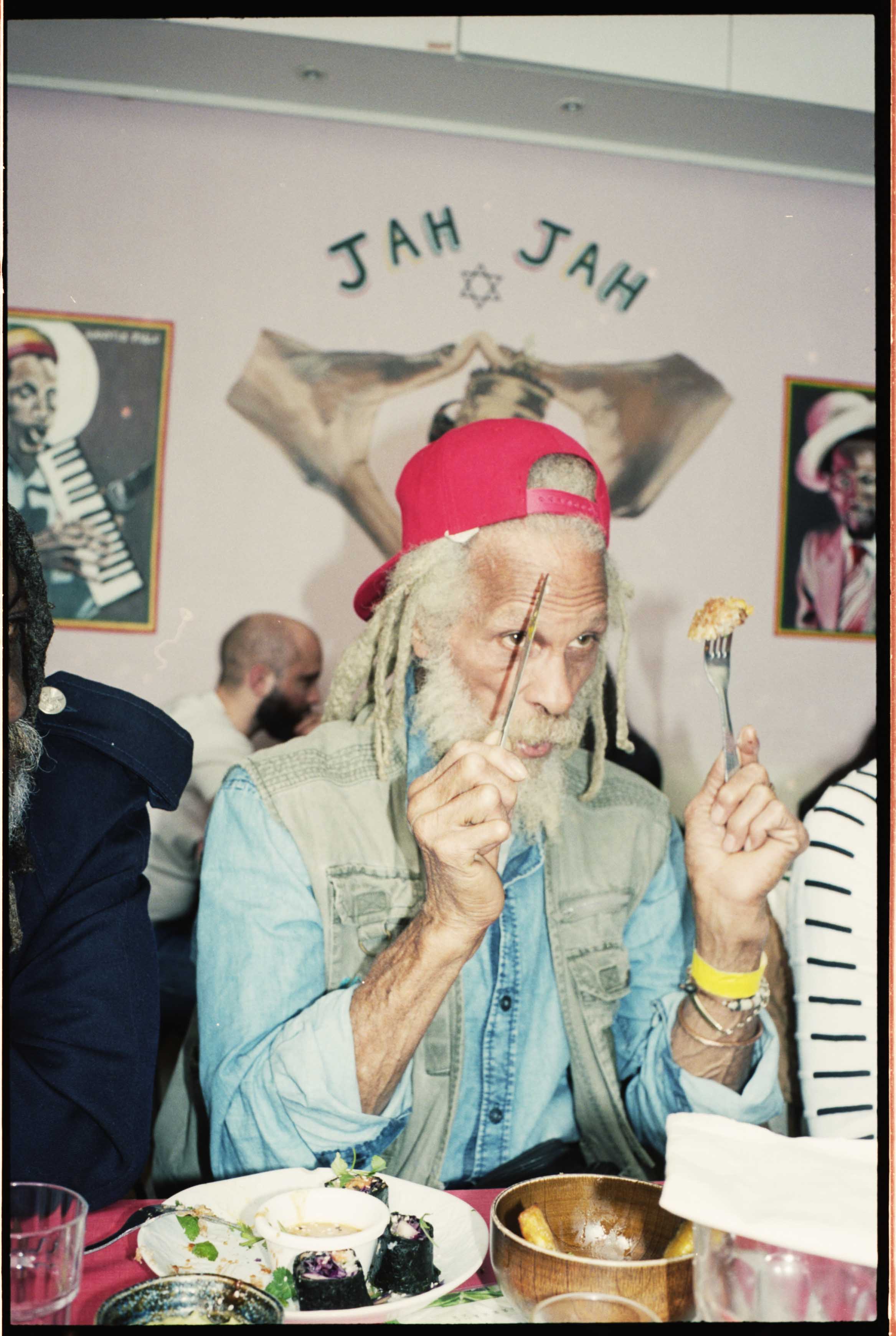 1559836001598-VICE_MUNCHIES_002-3b