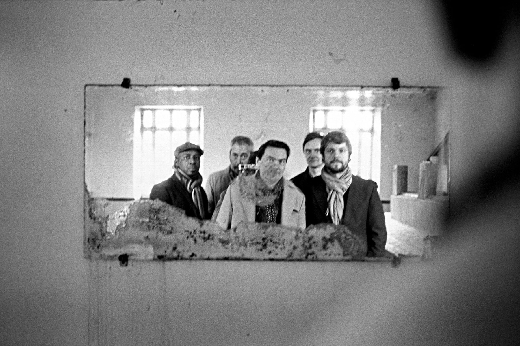 1560178551550-Tindersticks03_Christophe_Agou