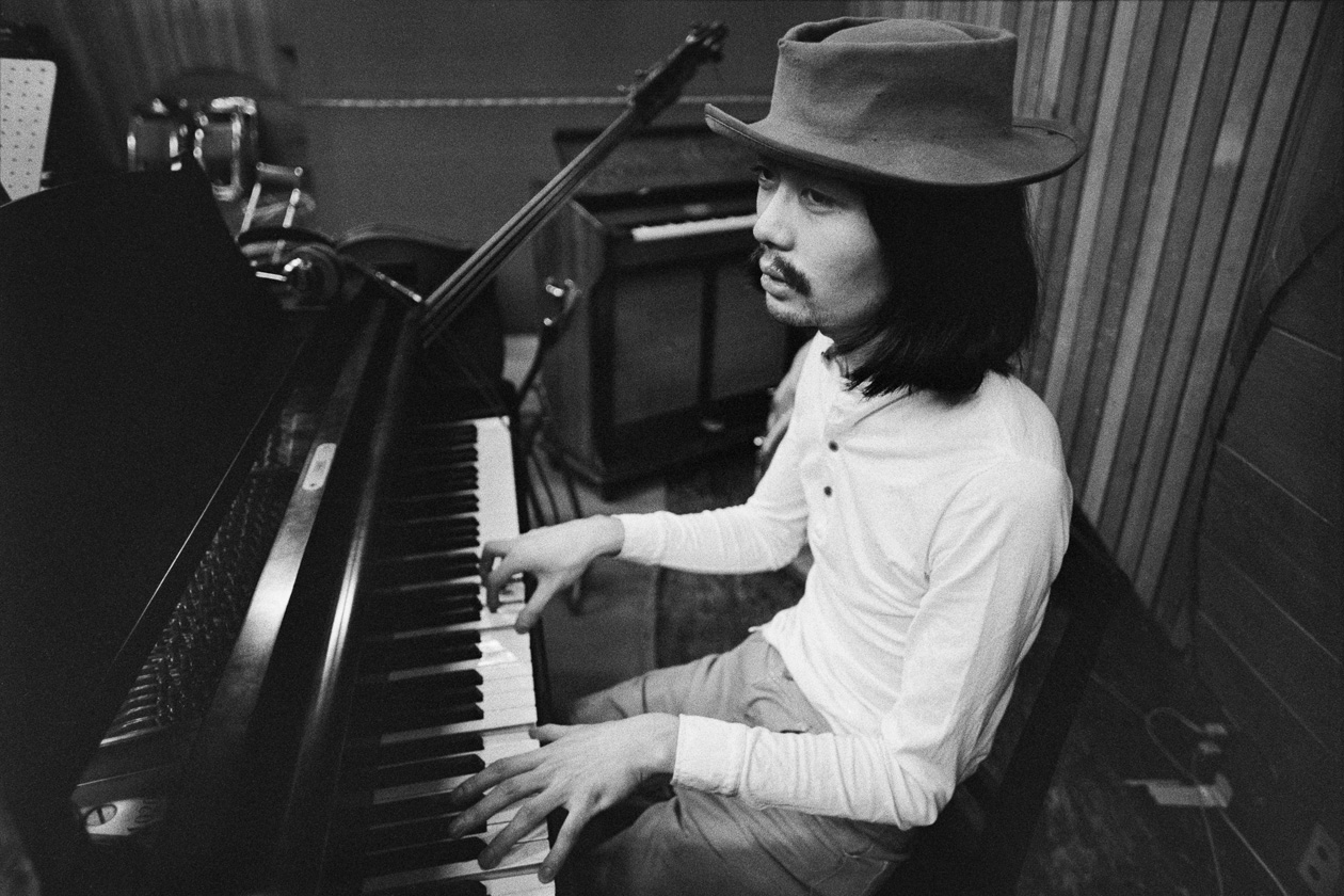 1560347569699-Hosono-recording-with-Happy-End-1970_Courtesy-of-Mike-Nogami