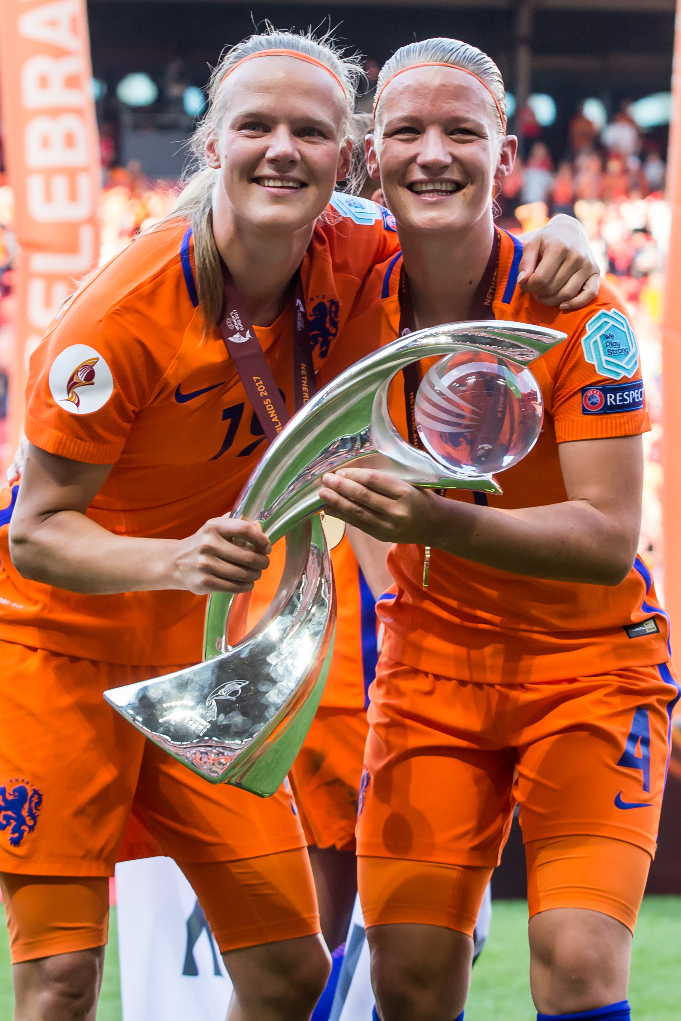Sheila van den Bulk samen met Mandy van den Berg.