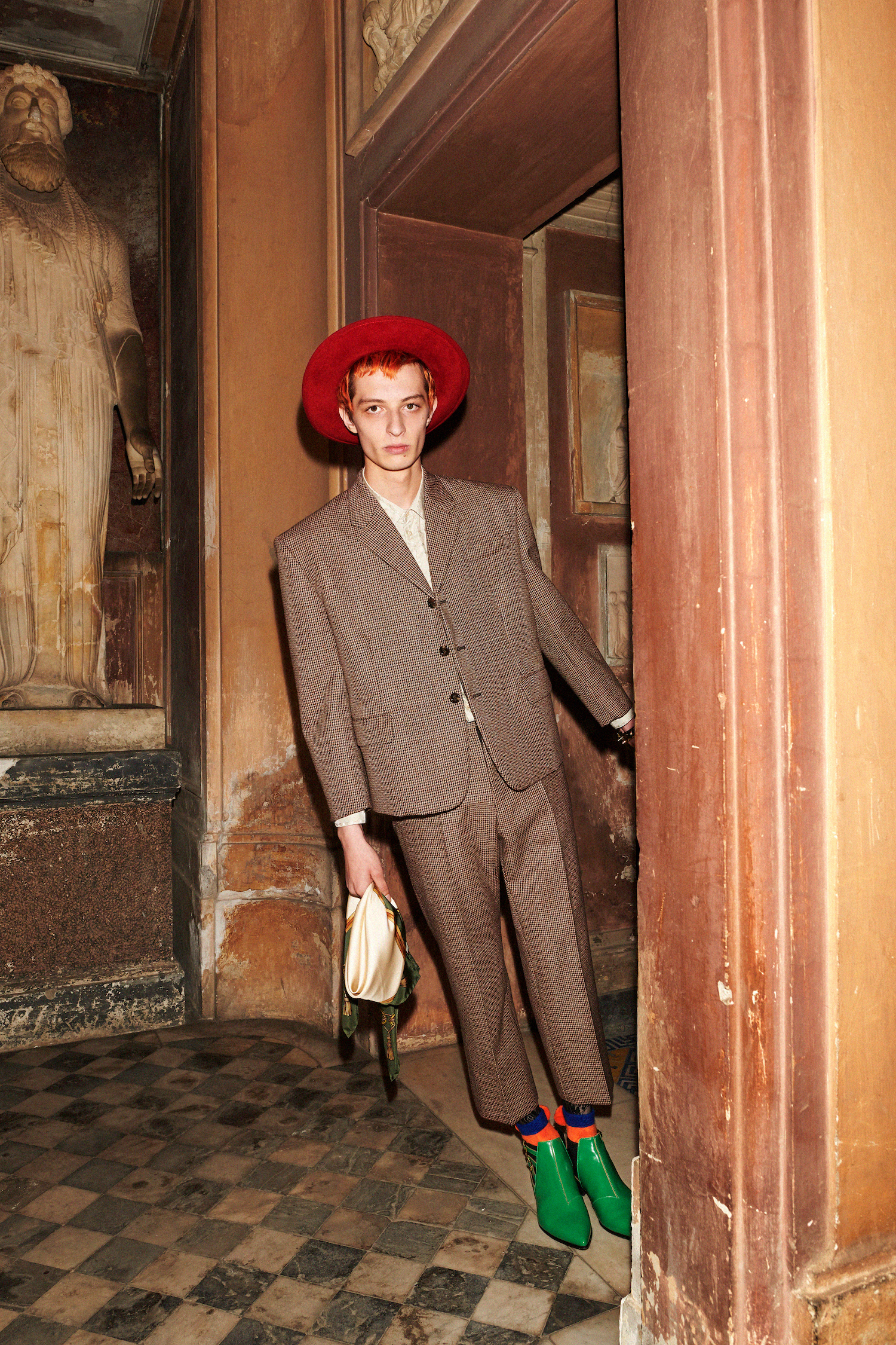 1560523459296-GU643_CRUISE20-LOOKBOOK_MENS_i-D_150dpi_LOOK_13