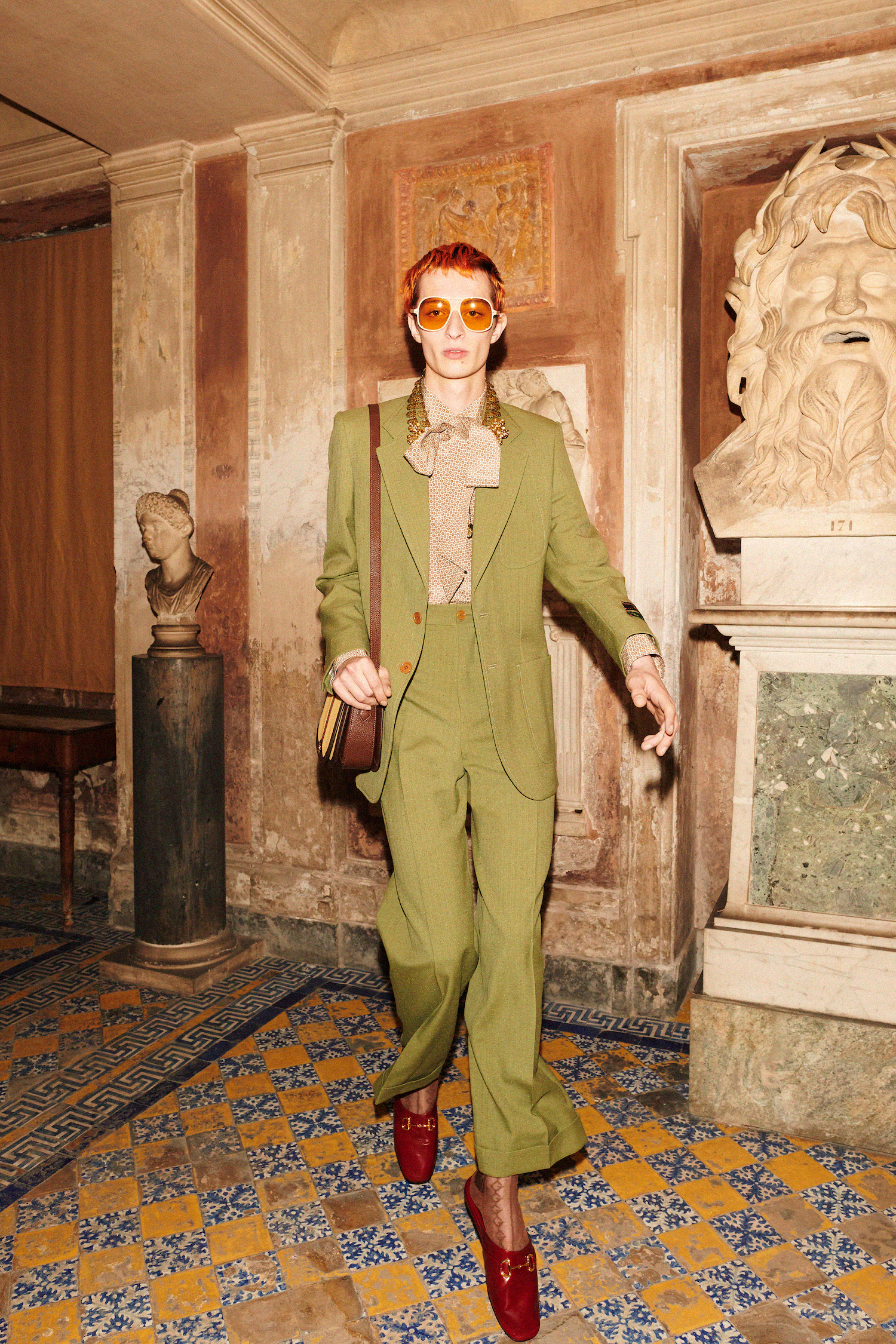 1560523926946-GU643_CRUISE20-LOOKBOOK_MENS_i-D_150dpi_LOOK_31
